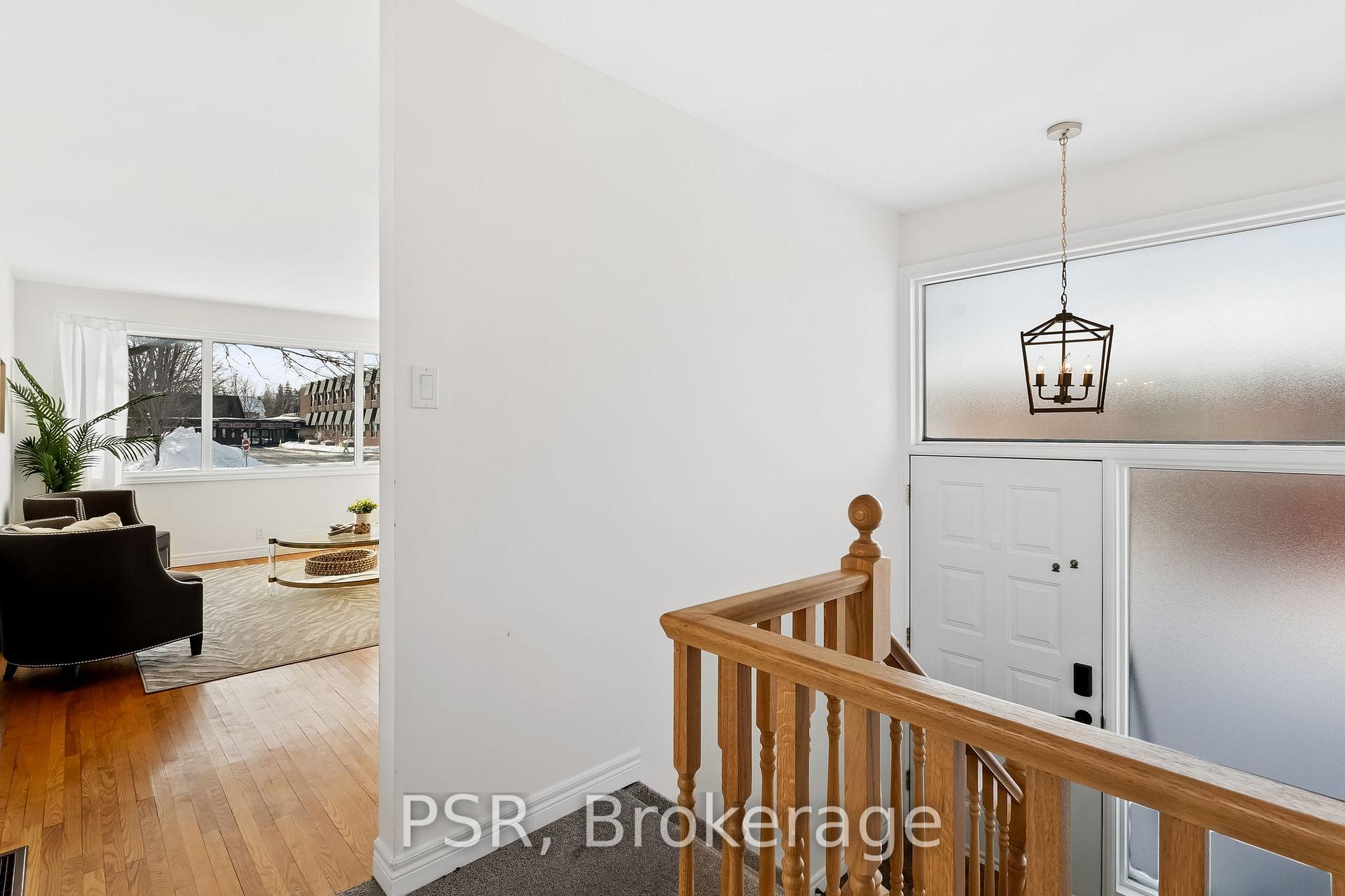 Photo 10 of 1096 Royal Drive, Peterborough, Northcrest Ward 5 — HOMEH