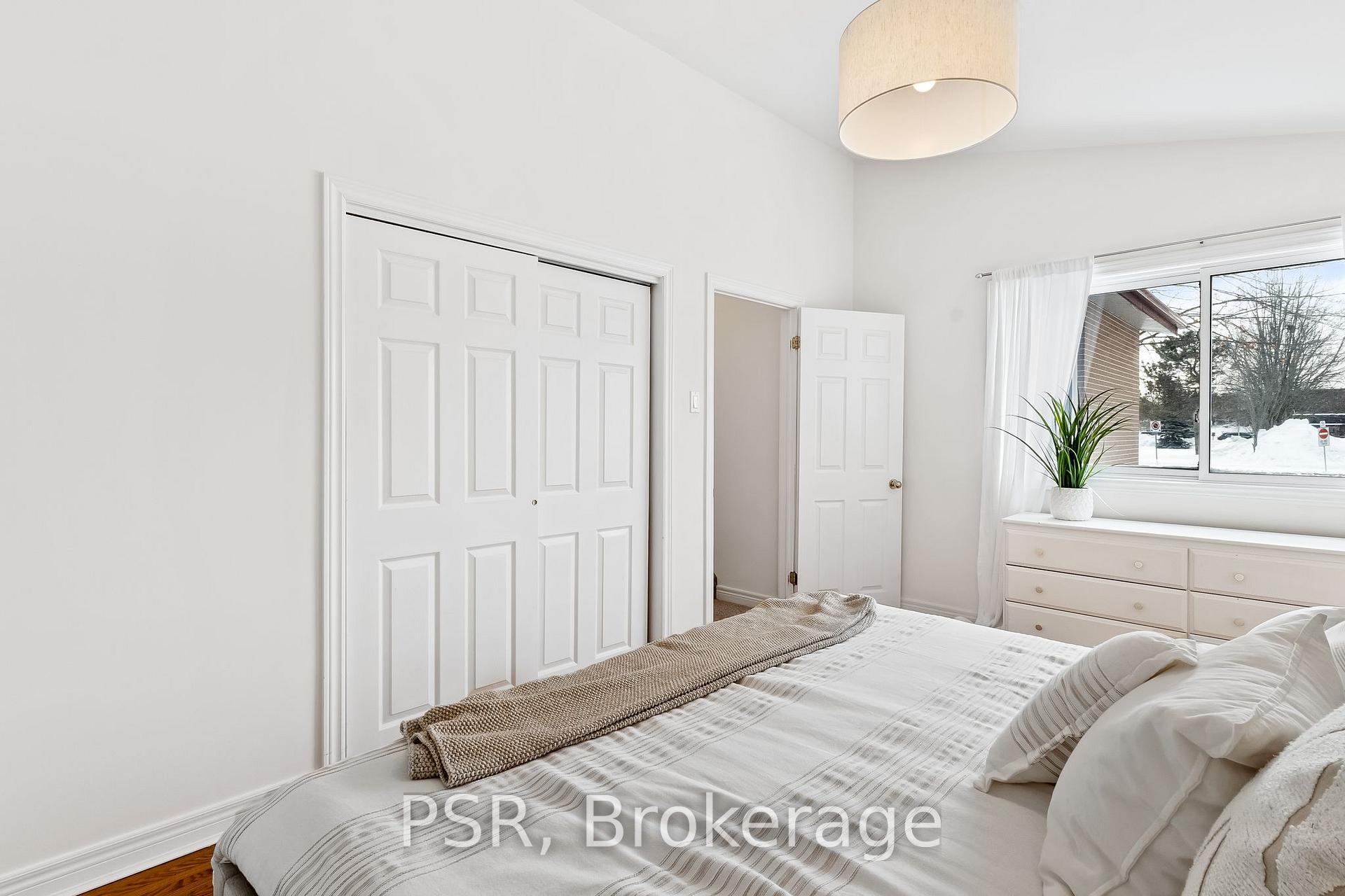 Photo 13 of 1096 Royal Drive, Peterborough, Northcrest Ward 5 — HOMEH
