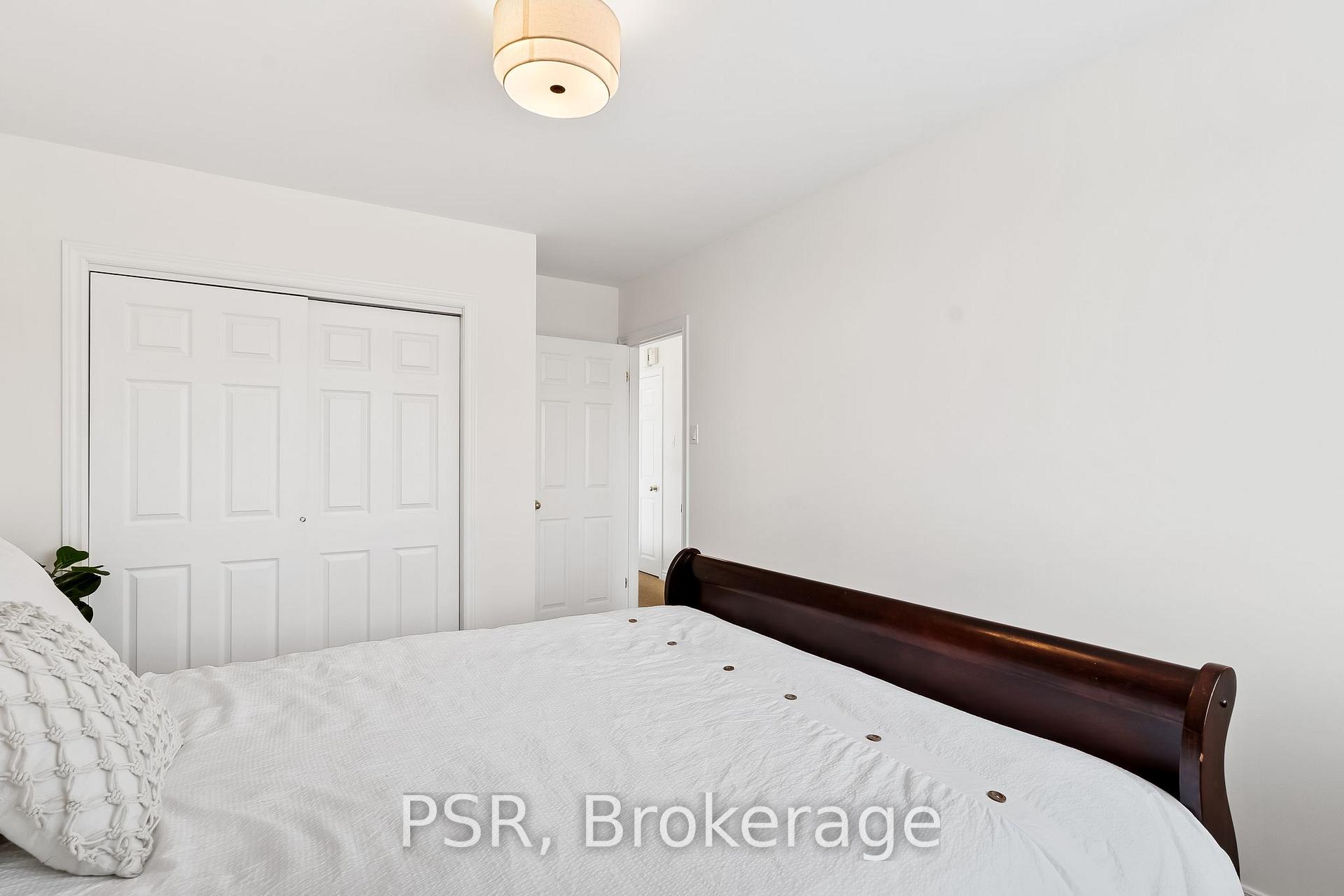 Photo 15 of 1096 Royal Drive, Peterborough, Northcrest Ward 5 — HOMEH