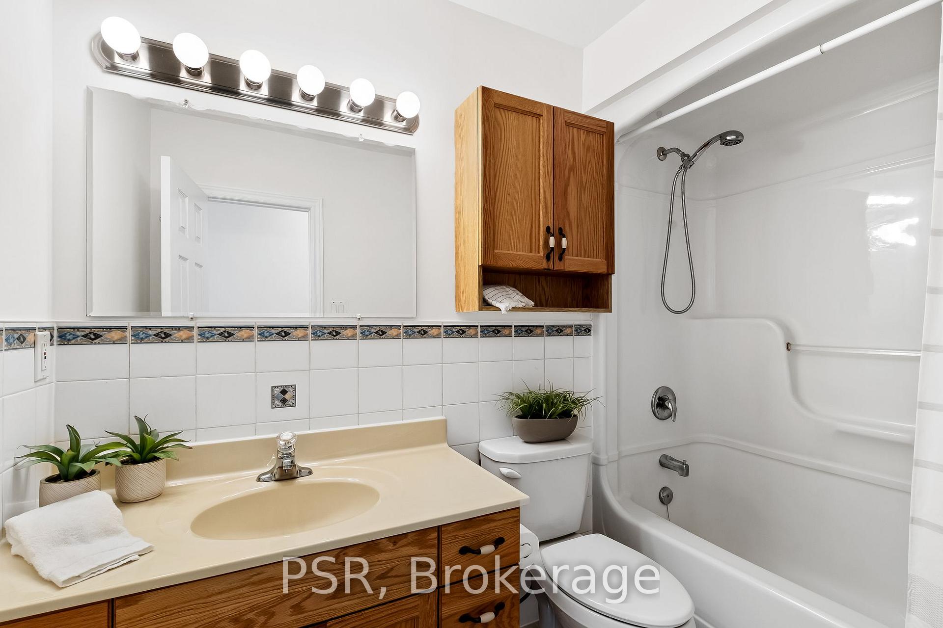 Photo 17 of 1096 Royal Drive, Peterborough, Northcrest Ward 5 — HOMEH