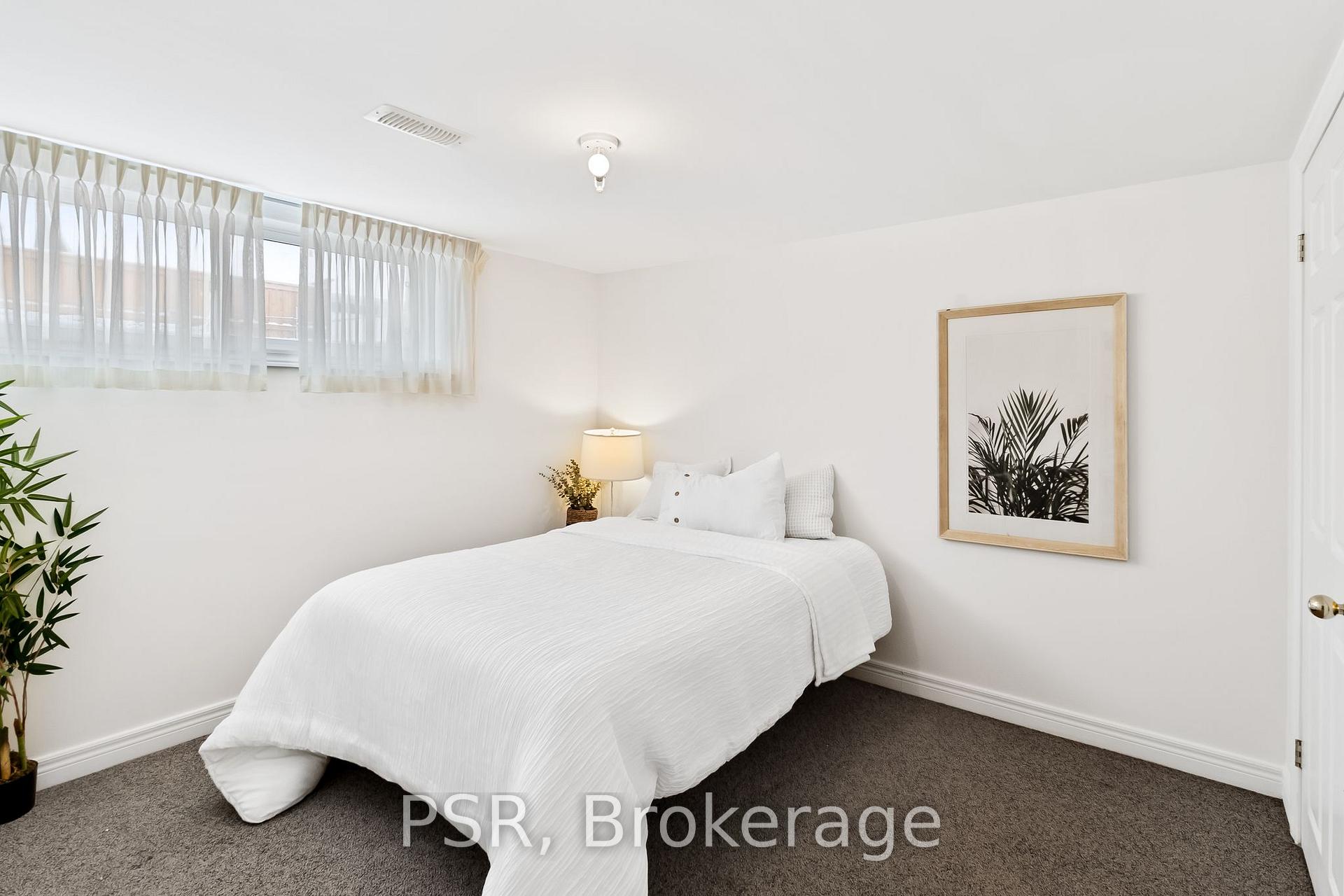 Photo 23 of 1096 Royal Drive, Peterborough, Northcrest Ward 5 — HOMEH