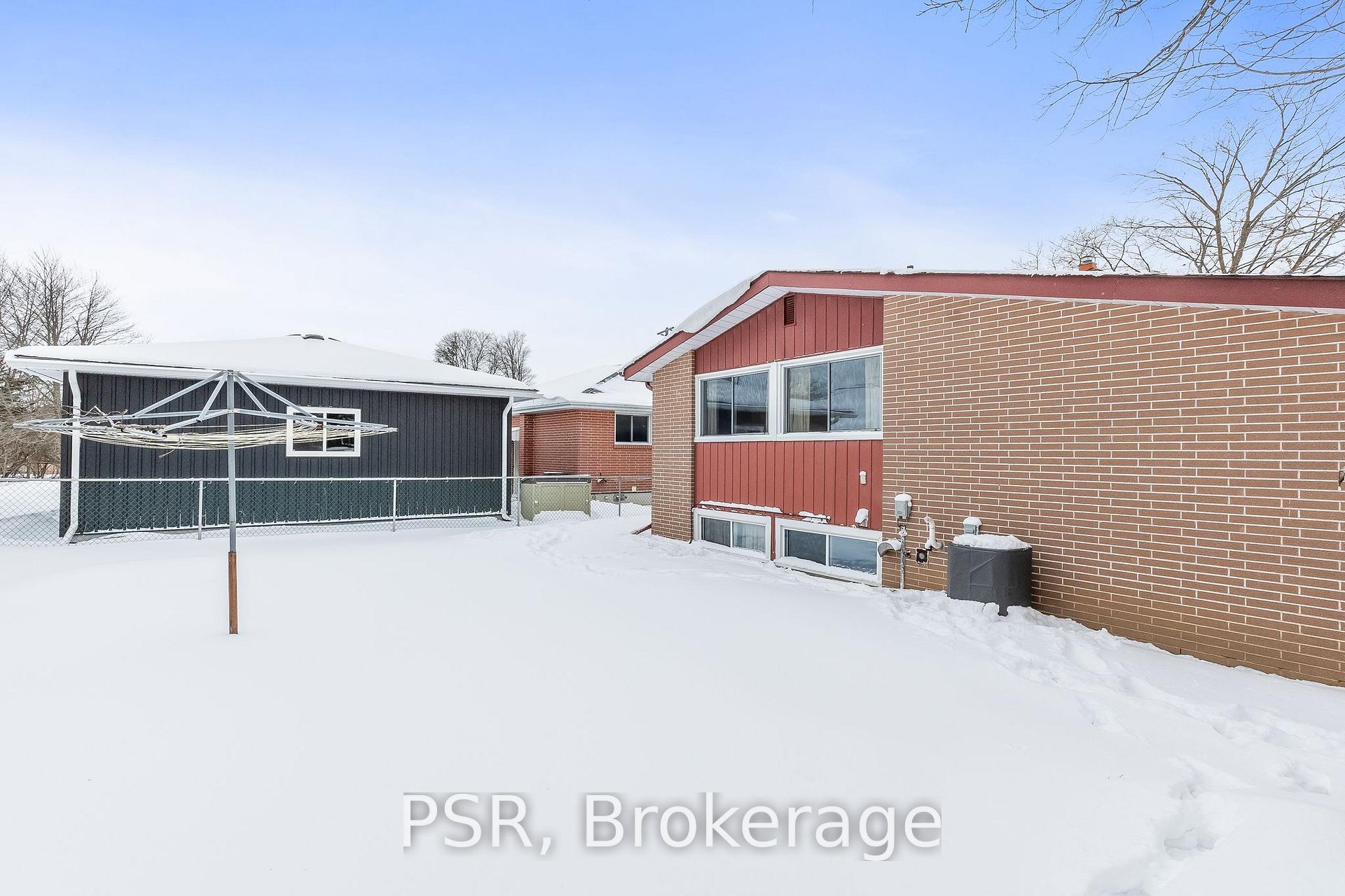 Photo 29 of 1096 Royal Drive, Peterborough, Northcrest Ward 5 — HOMEH