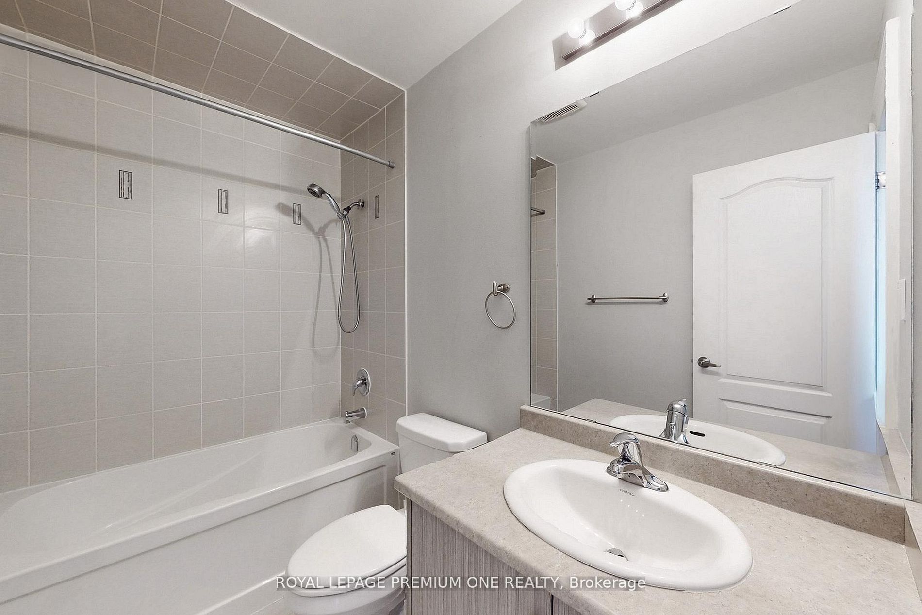 Photo 42 of 71 Dryden Way, Etobicoke, Willowridge-Martingrove-Richview — HOMEH