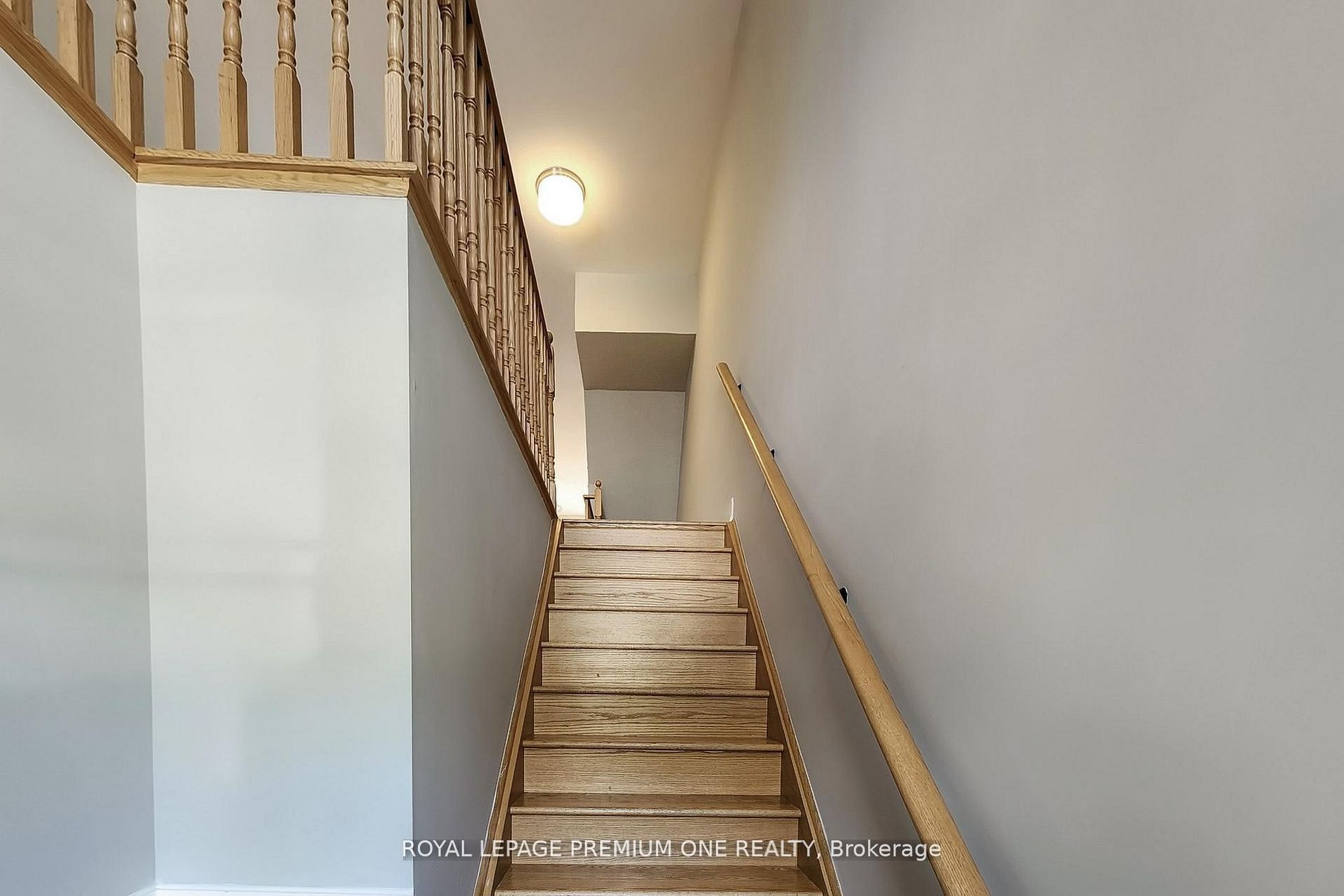 Photo 49 of 71 Dryden Way, Etobicoke, Willowridge-Martingrove-Richview — HOMEH