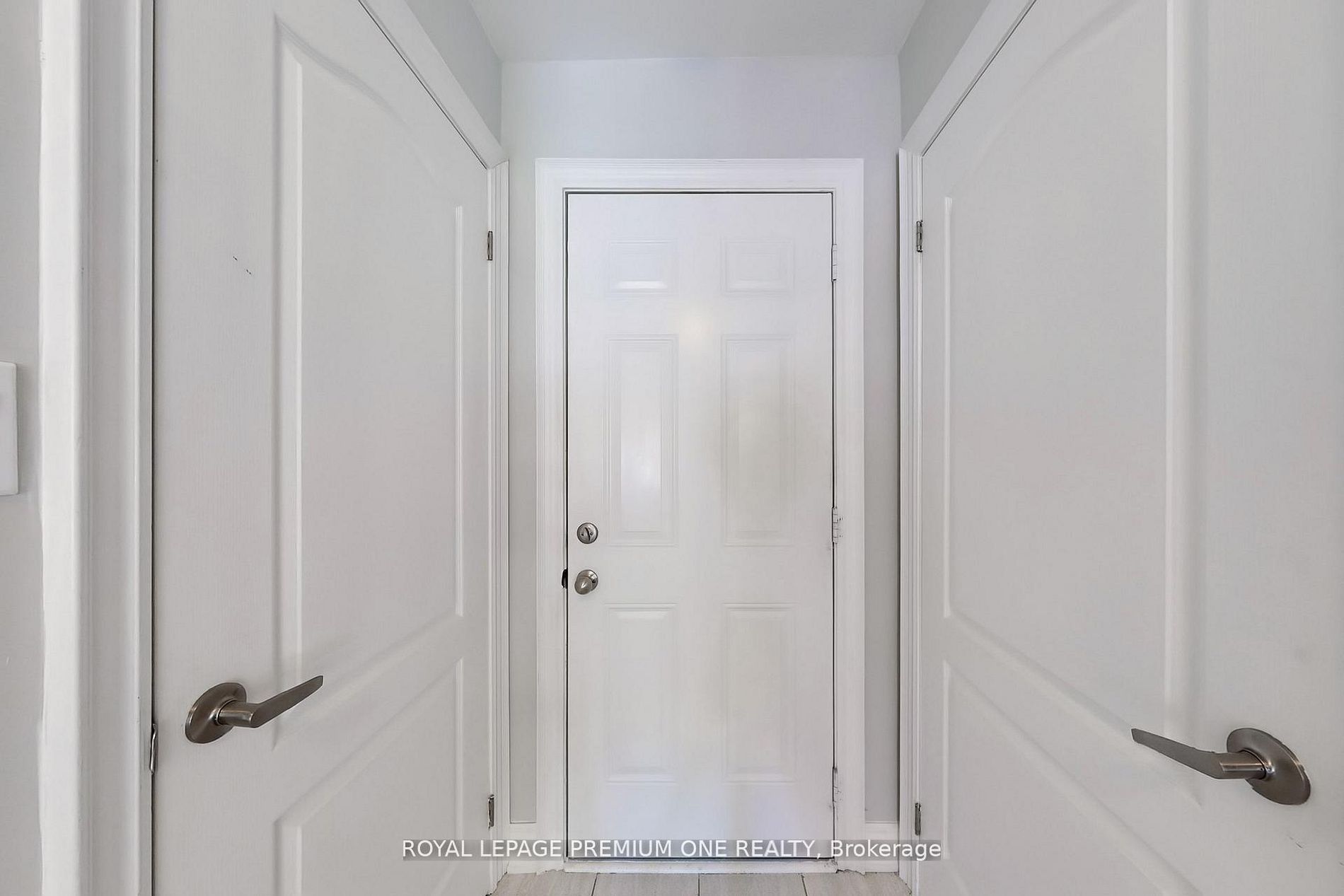 Photo 45 of 71 Dryden Way, Etobicoke, Willowridge-Martingrove-Richview — HOMEH