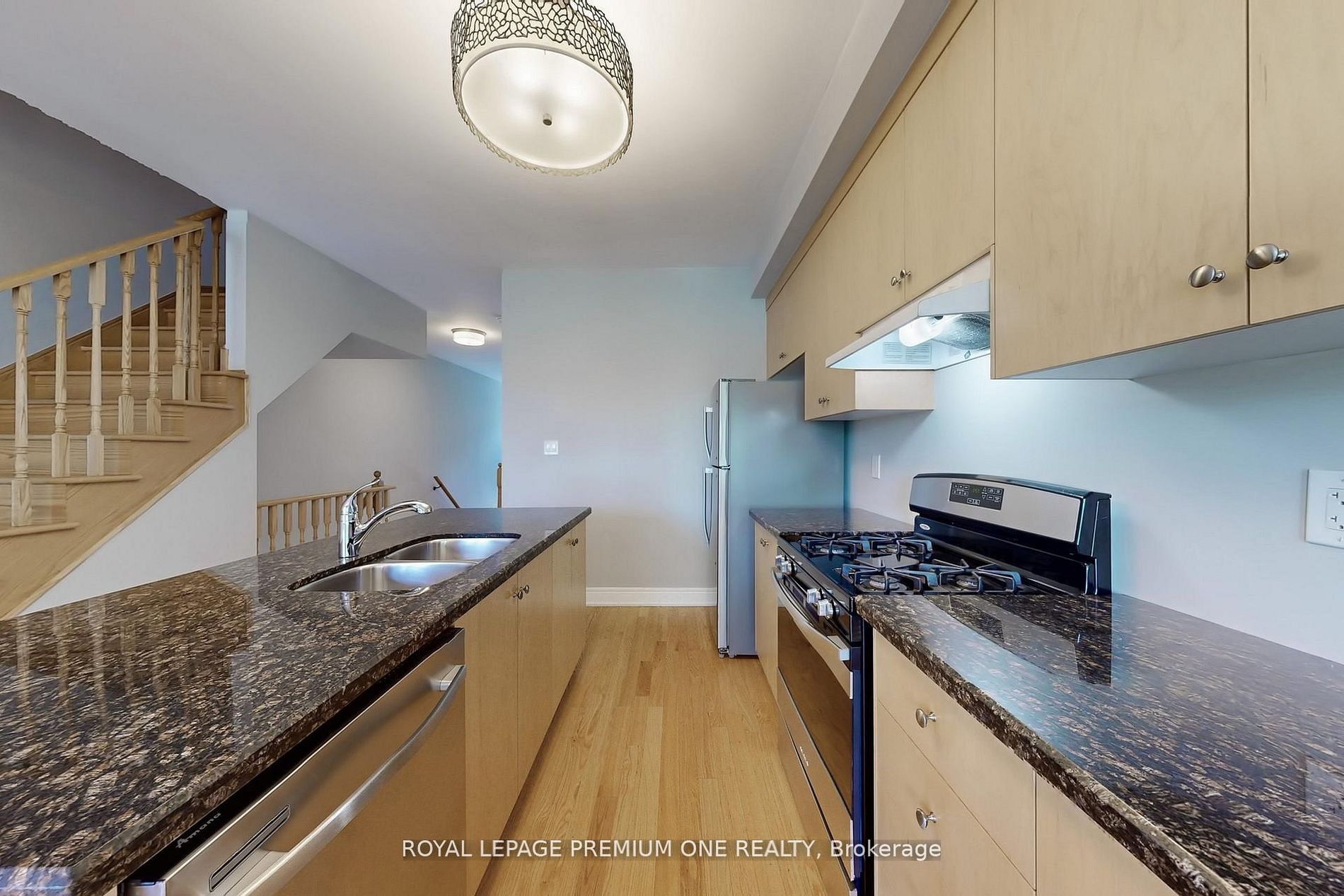 Photo 31 of 71 Dryden Way, Etobicoke, Willowridge-Martingrove-Richview — HOMEH