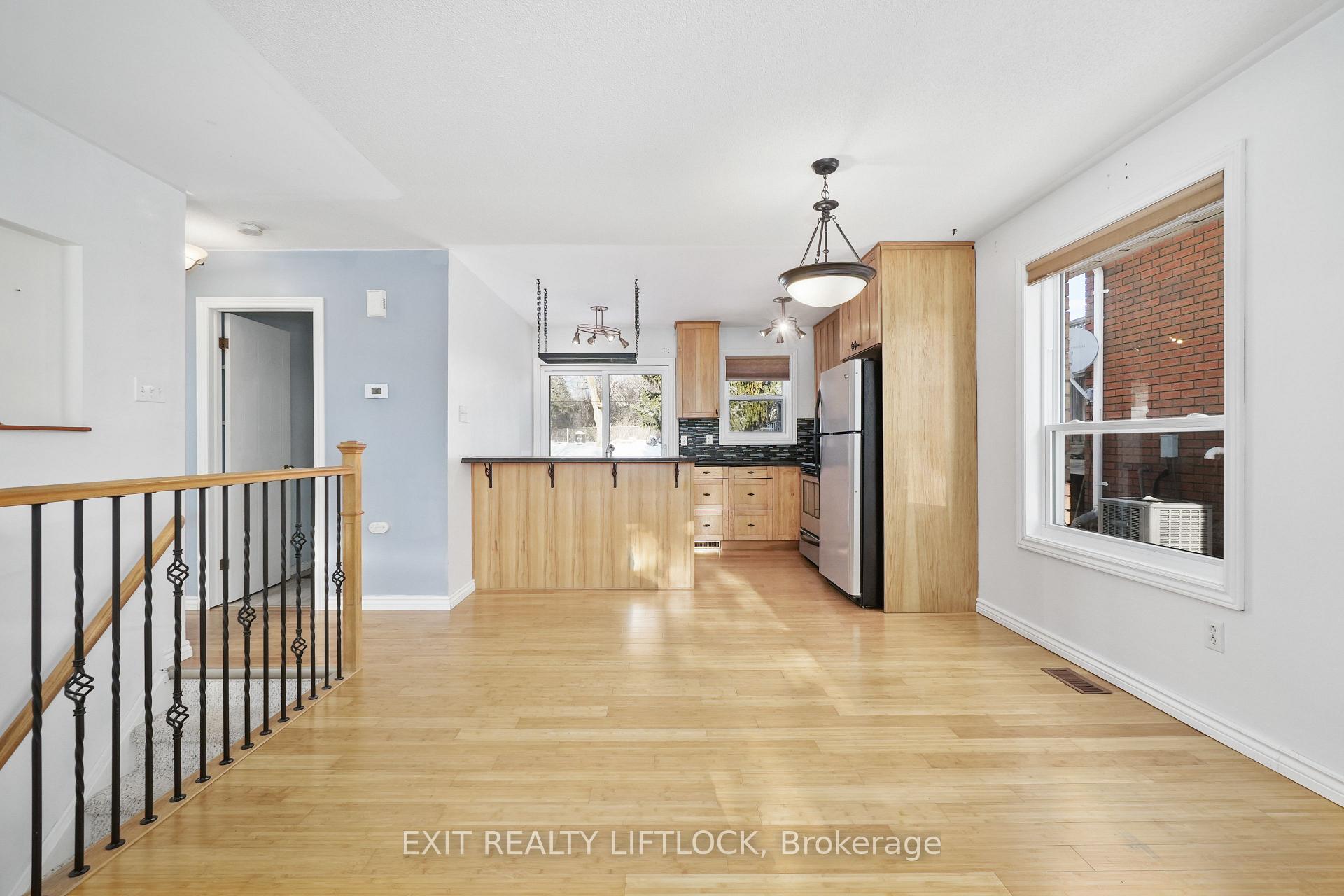 Photo 5 of 156 Towerhill Road, Peterborough, Northcrest Ward 5 — HOMEH