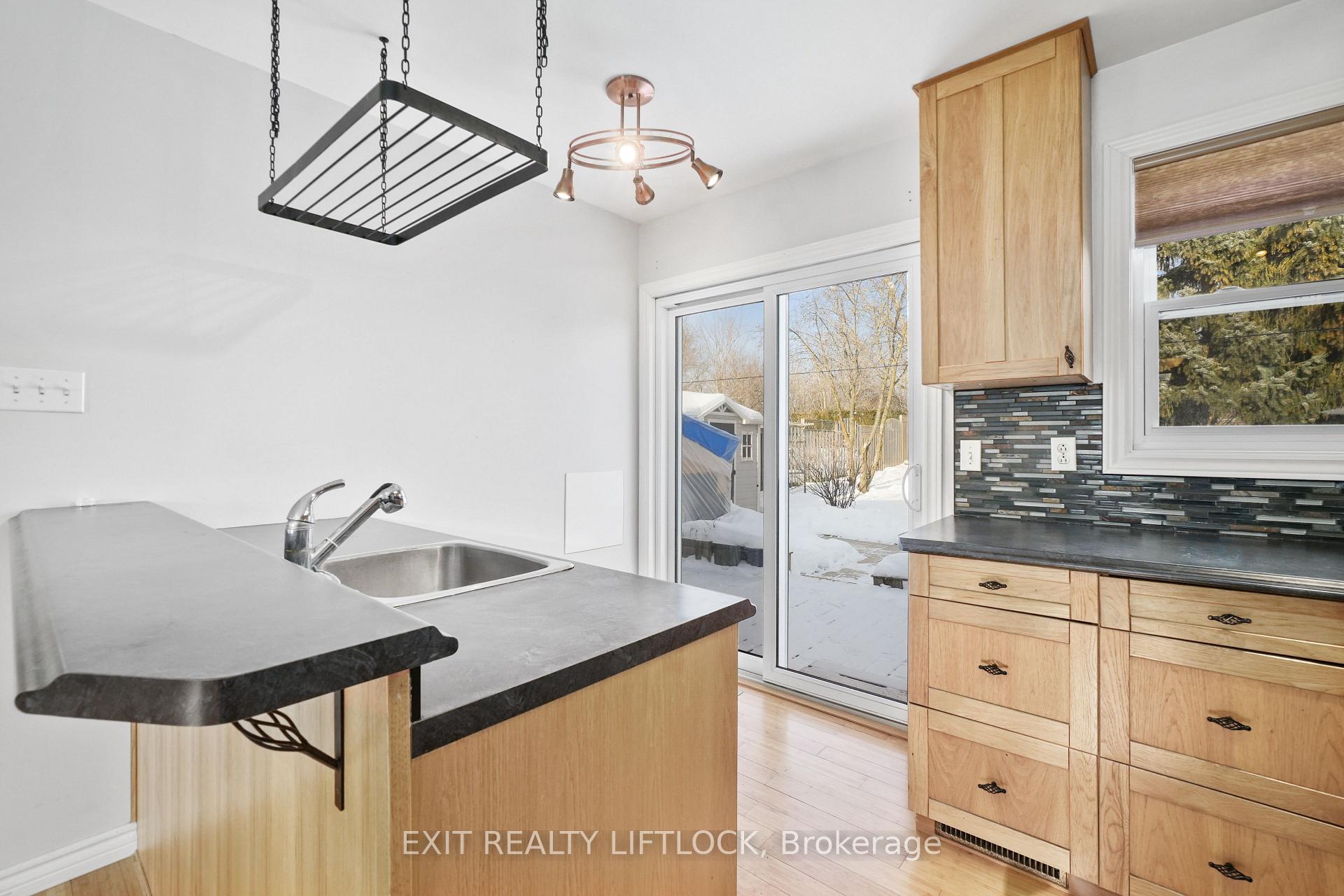 Photo 12 of 156 Towerhill Road, Peterborough, Northcrest Ward 5 — HOMEH