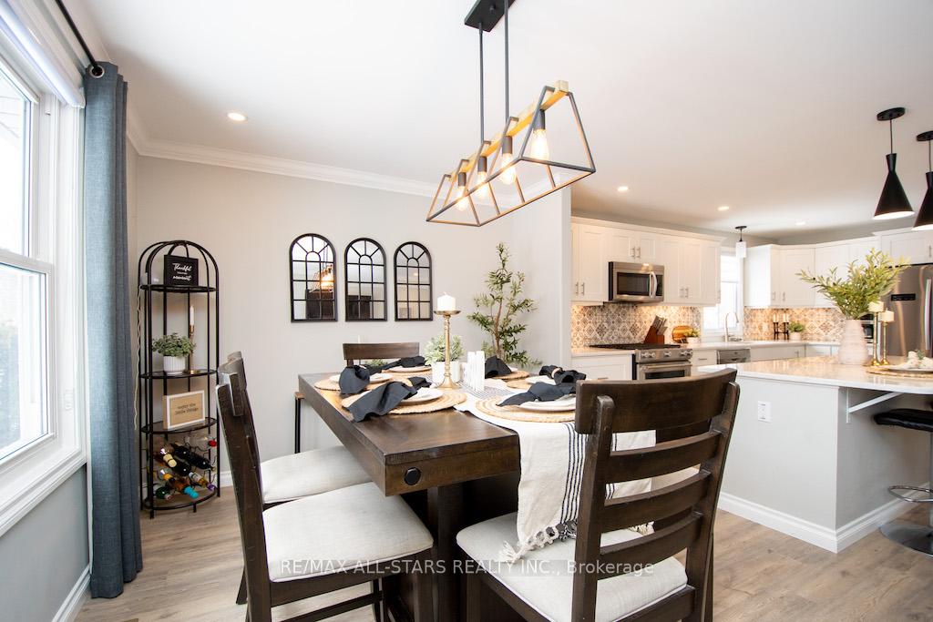 Photo 12 of 922 Ashdale Crescent W, Peterborough, Ashburnham Ward 4 — HOMEH