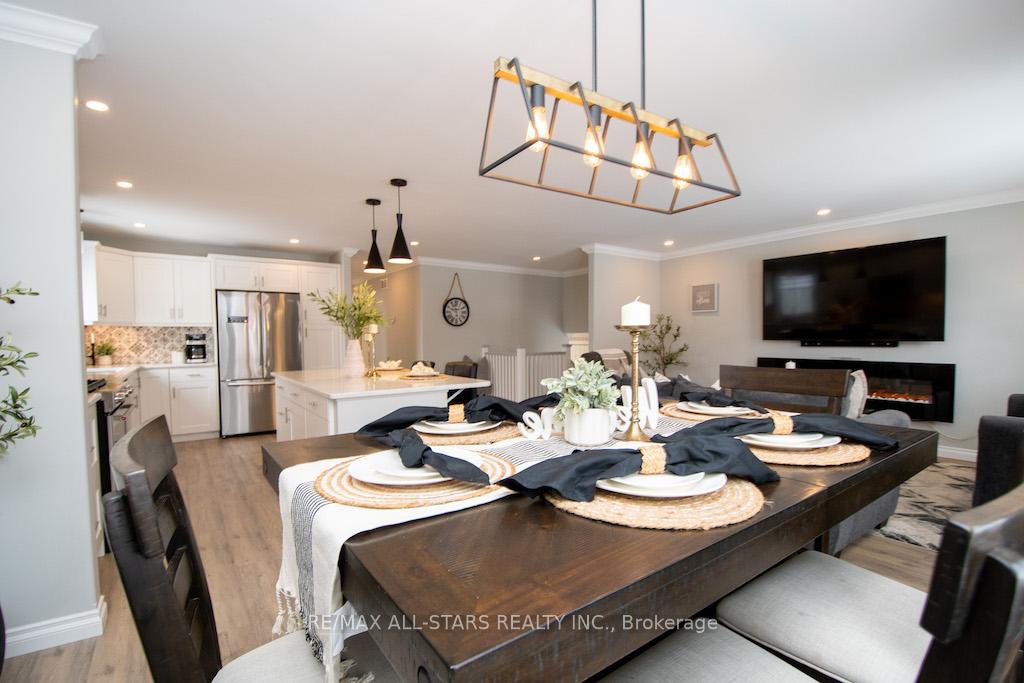 Photo 13 of 922 Ashdale Crescent W, Peterborough, Ashburnham Ward 4 — HOMEH