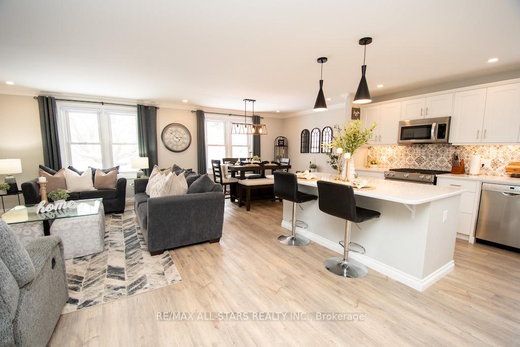 Photo 20 of 922 Ashdale Crescent W, Peterborough, Ashburnham Ward 4 — HOMEH