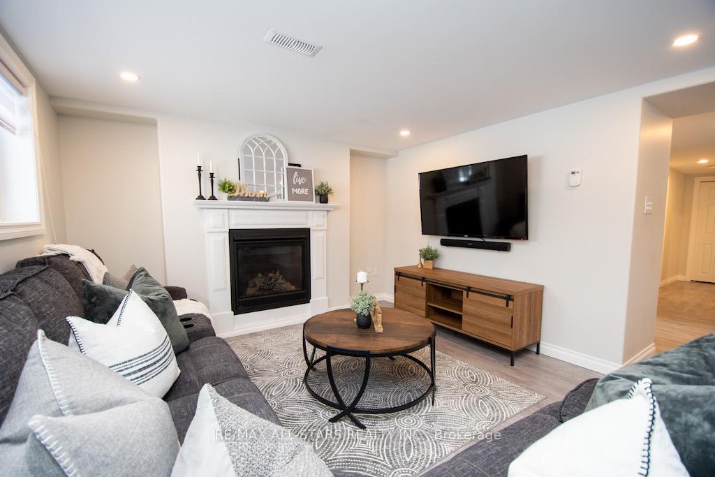 Photo 23 of 922 Ashdale Crescent W, Peterborough, Ashburnham Ward 4 — HOMEH