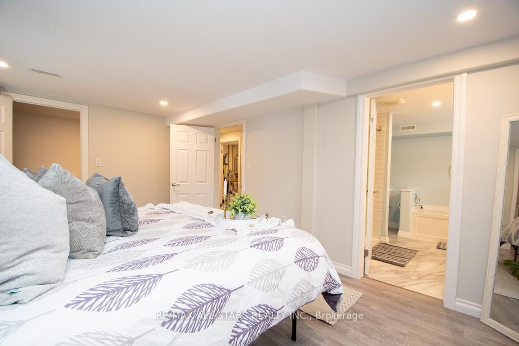 Photo 28 of 922 Ashdale Crescent W, Peterborough, Ashburnham Ward 4 — HOMEH