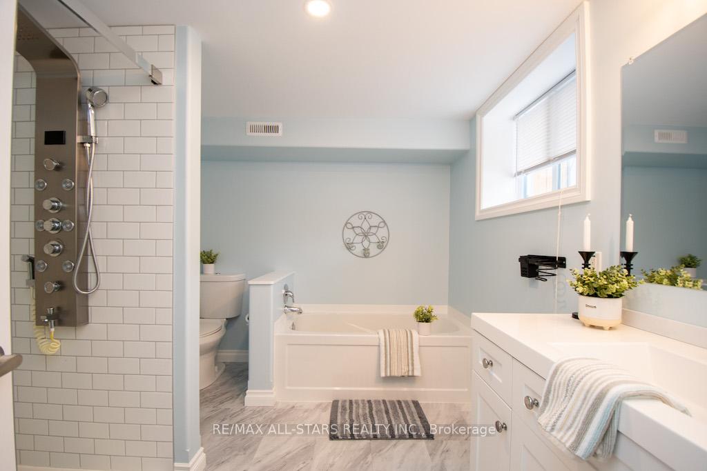 Photo 30 of 922 Ashdale Crescent W, Peterborough, Ashburnham Ward 4 — HOMEH
