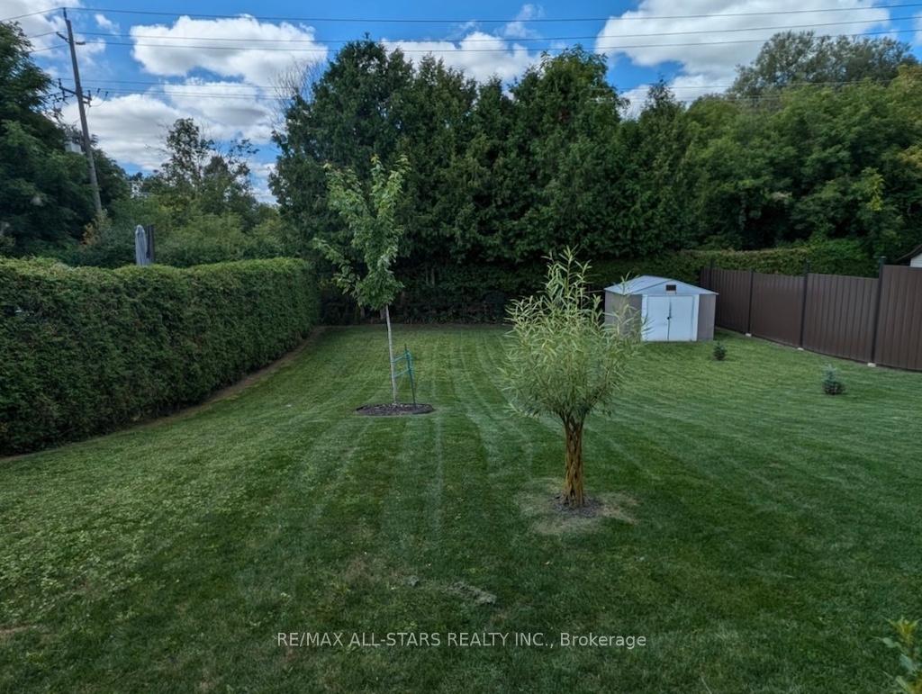 Photo 46 of 922 Ashdale Crescent W, Peterborough, Ashburnham Ward 4 — HOMEH