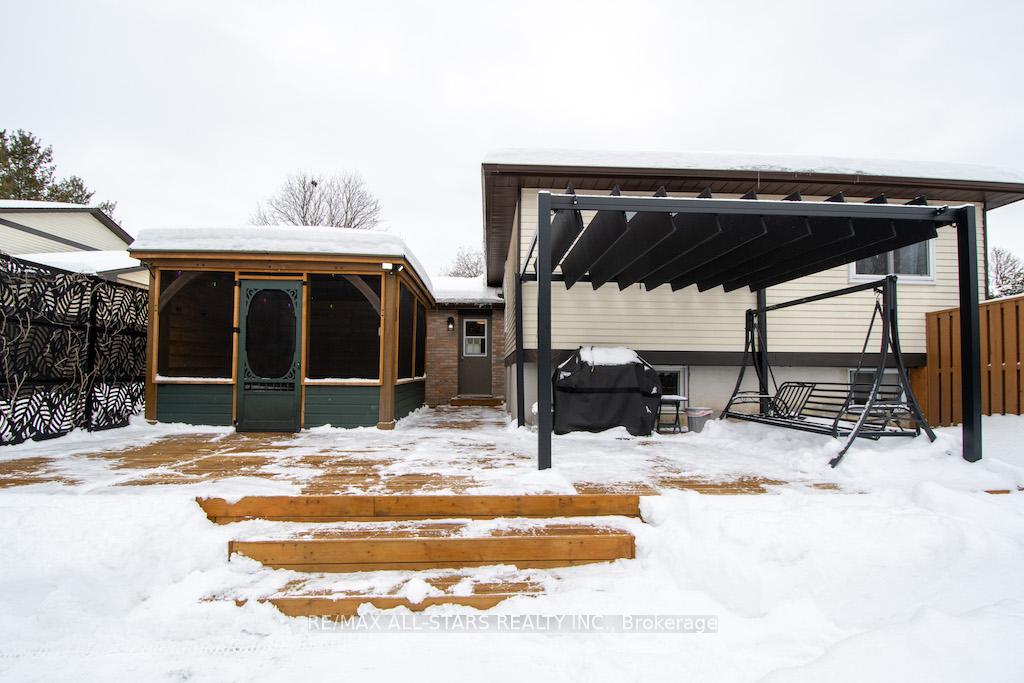 Photo 50 of 922 Ashdale Crescent W, Peterborough, Ashburnham Ward 4 — HOMEH