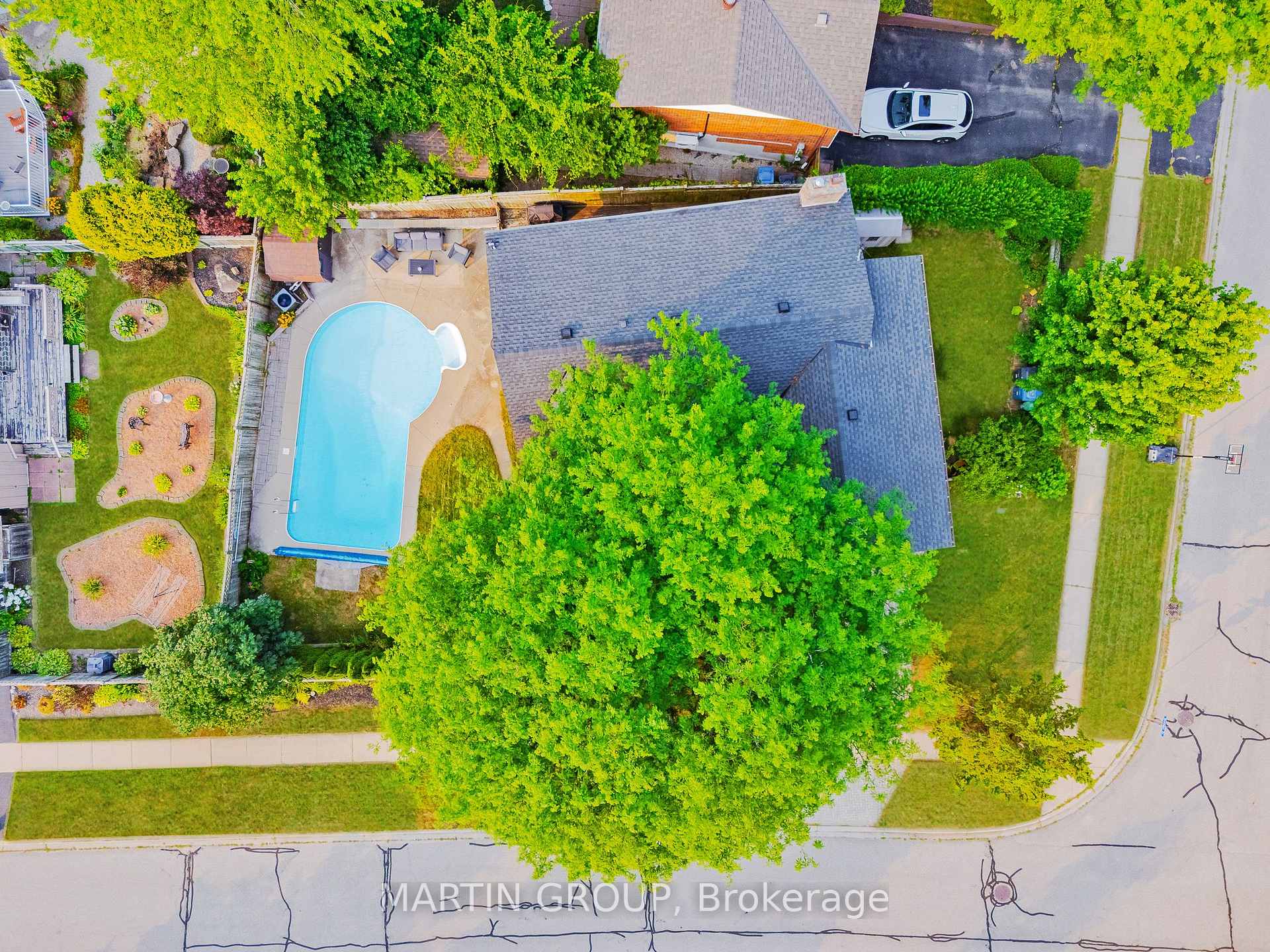 Photo 2 of 72 McElderry Road, Guelph, Kortright West — HOMEH