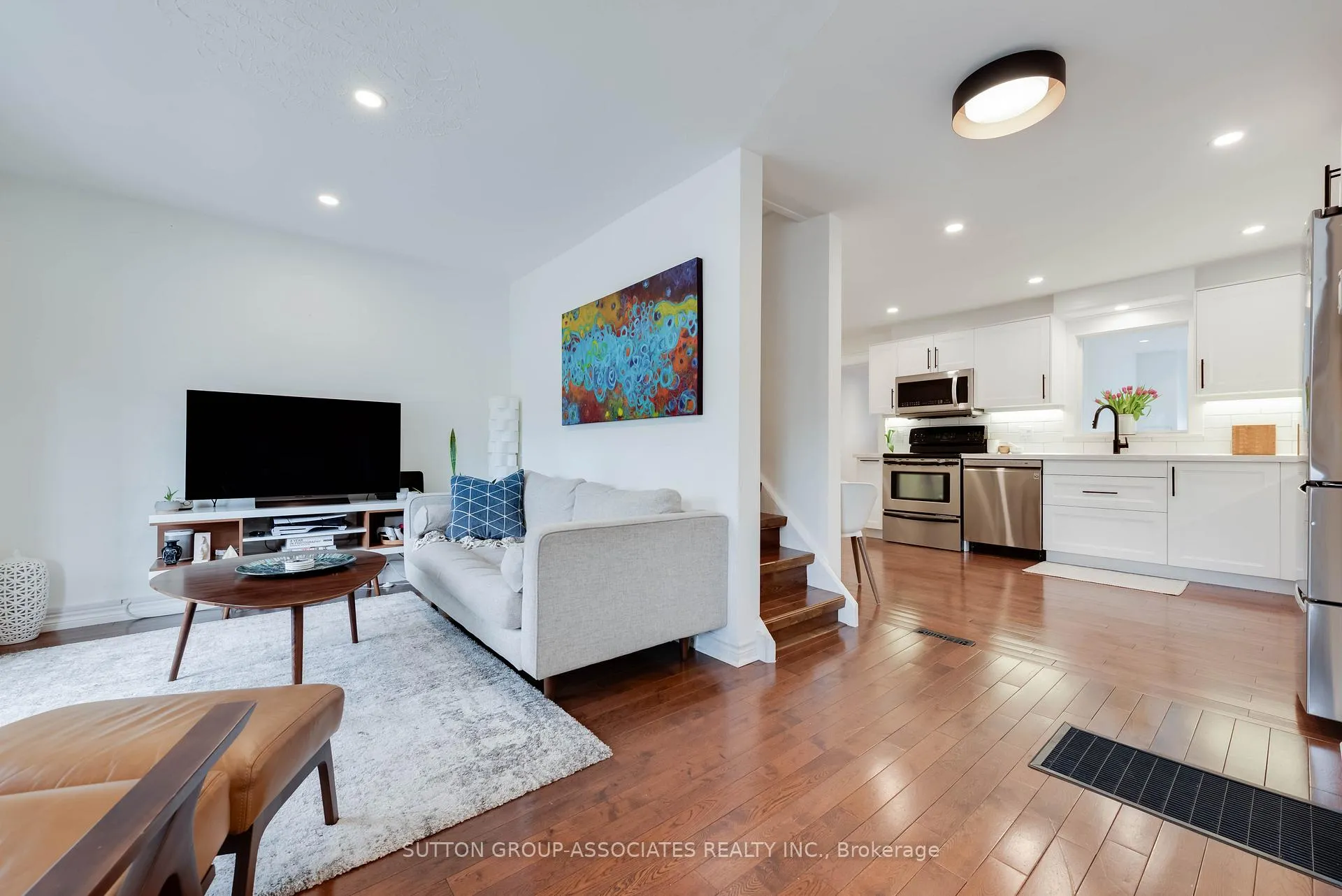 Photo 3 of 285 Harvie Avenue, Toronto, Caledonia-Fairbank — HOMEH