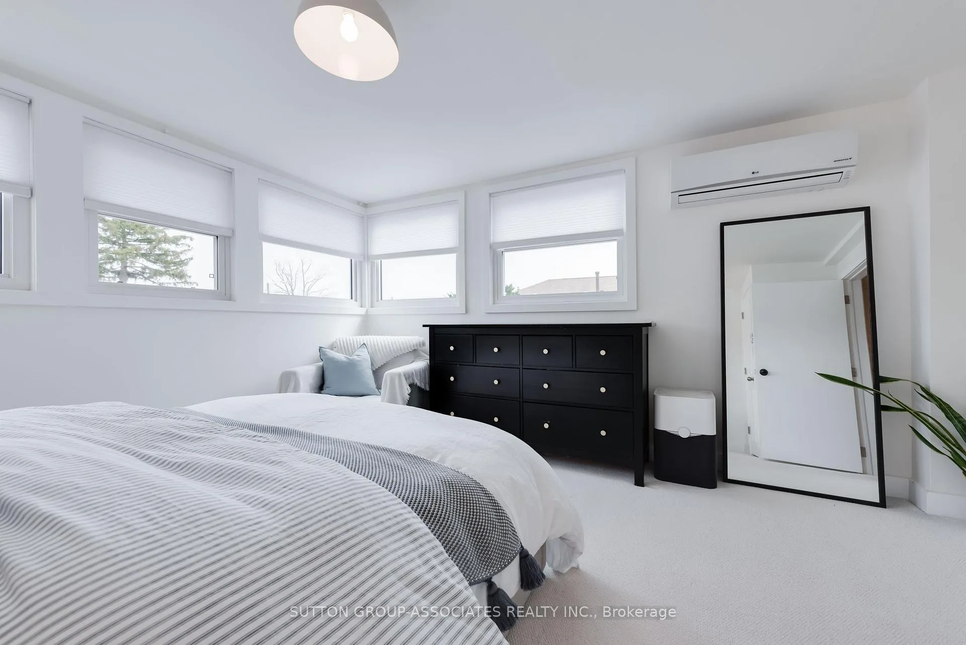 Photo 14 of 285 Harvie Avenue, Toronto, Caledonia-Fairbank — HOMEH
