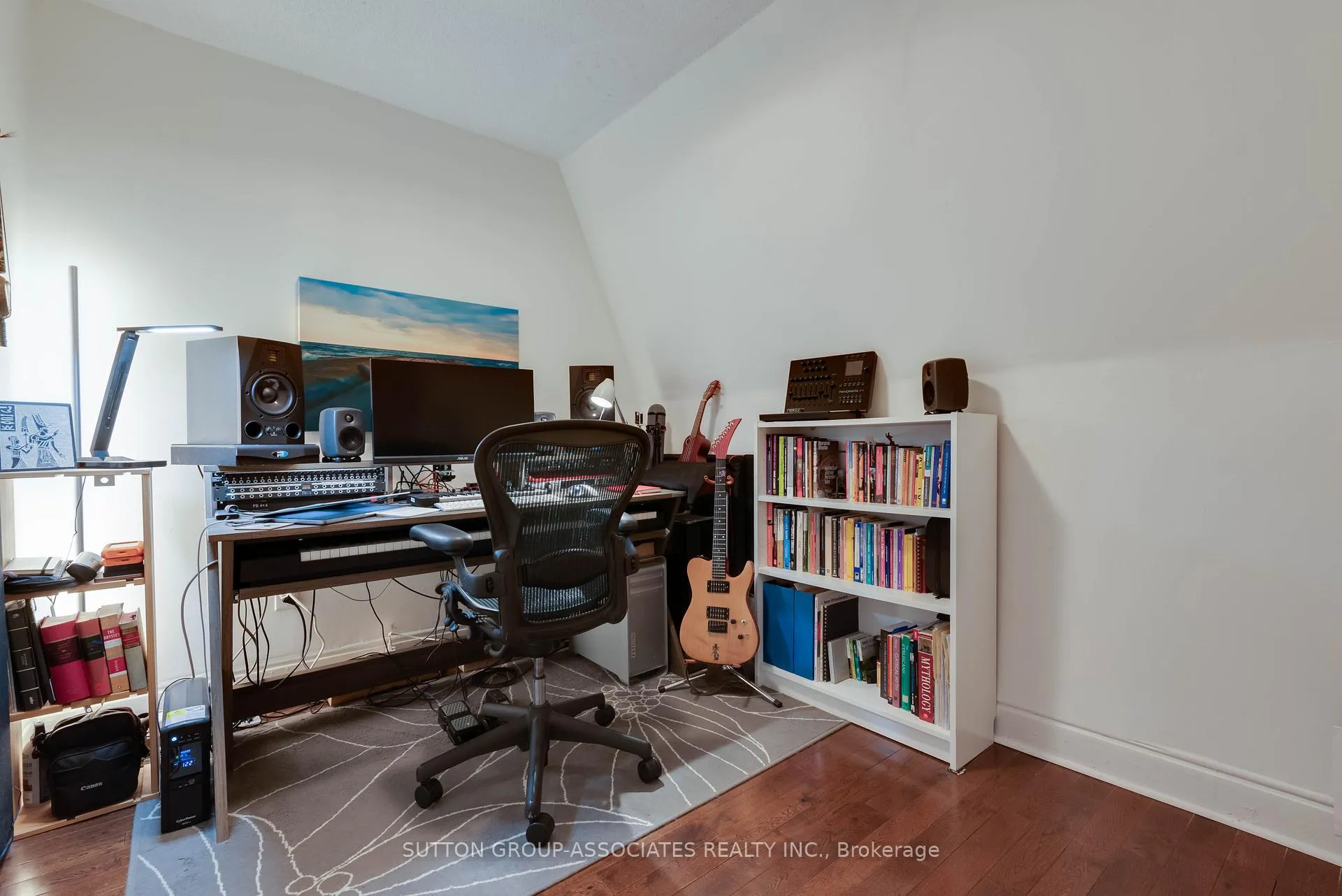 Photo 16 of 285 Harvie Avenue, Toronto, Caledonia-Fairbank — HOMEH