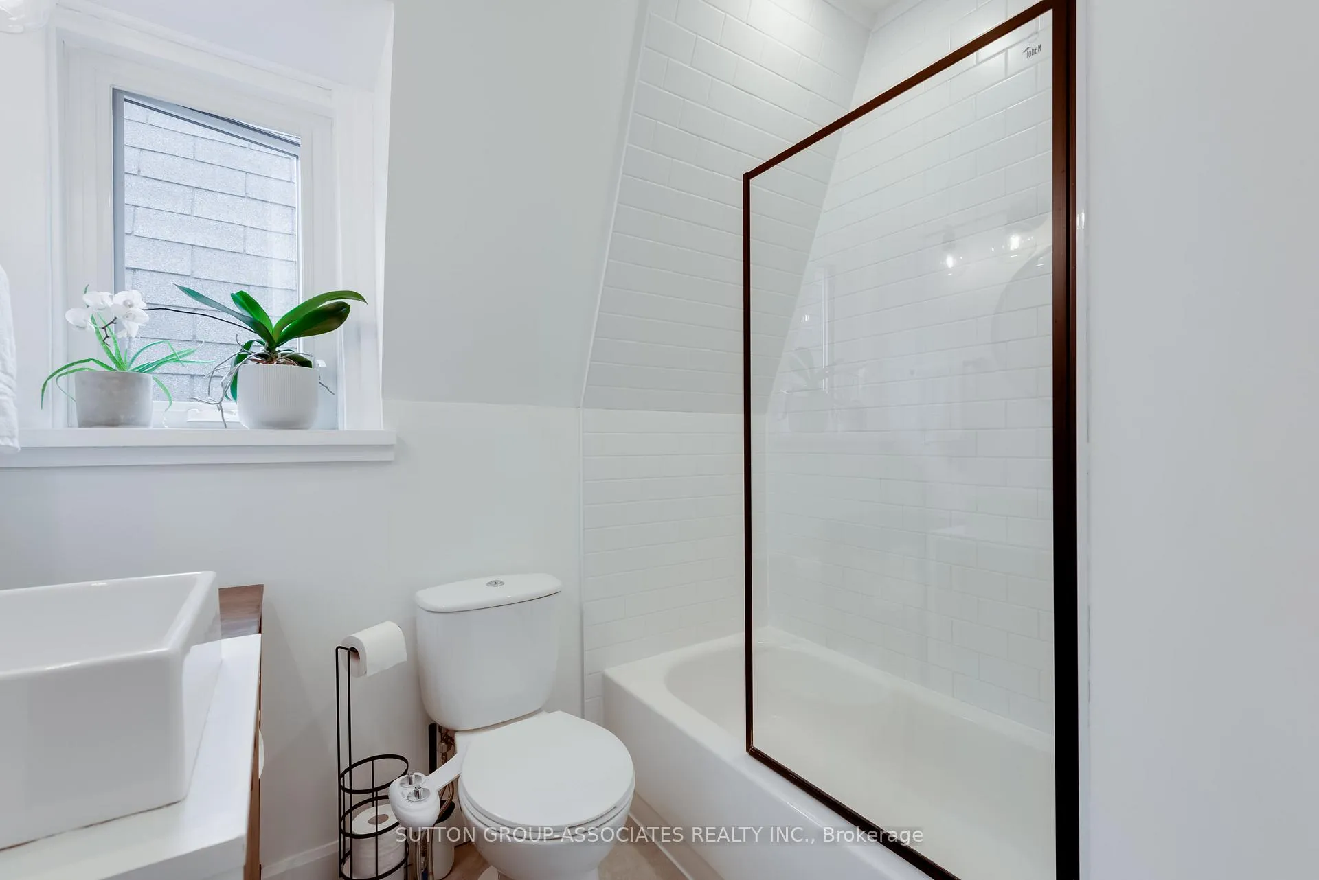Photo 17 of 285 Harvie Avenue, Toronto, Caledonia-Fairbank — HOMEH
