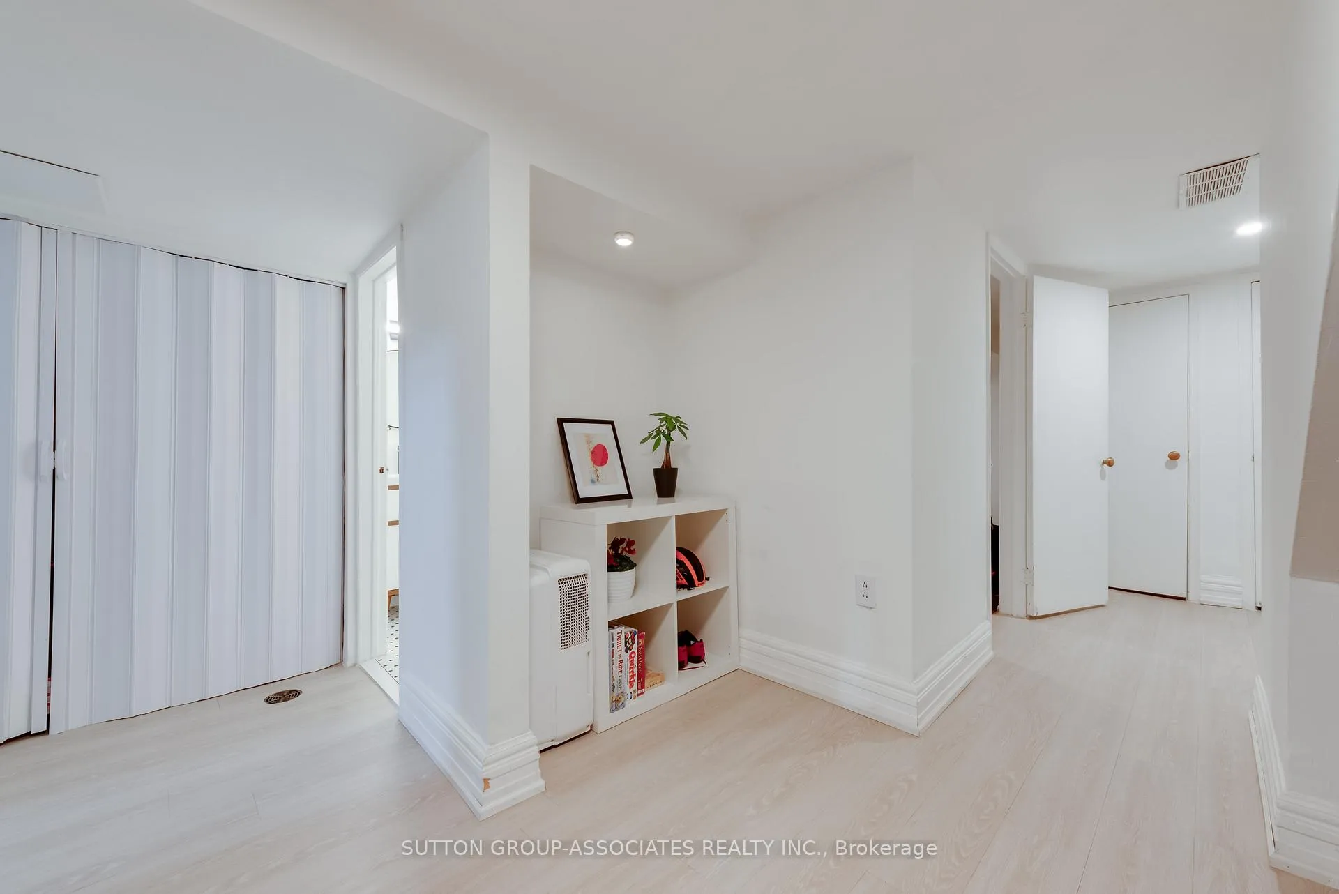Photo 22 of 285 Harvie Avenue, Toronto, Caledonia-Fairbank — HOMEH