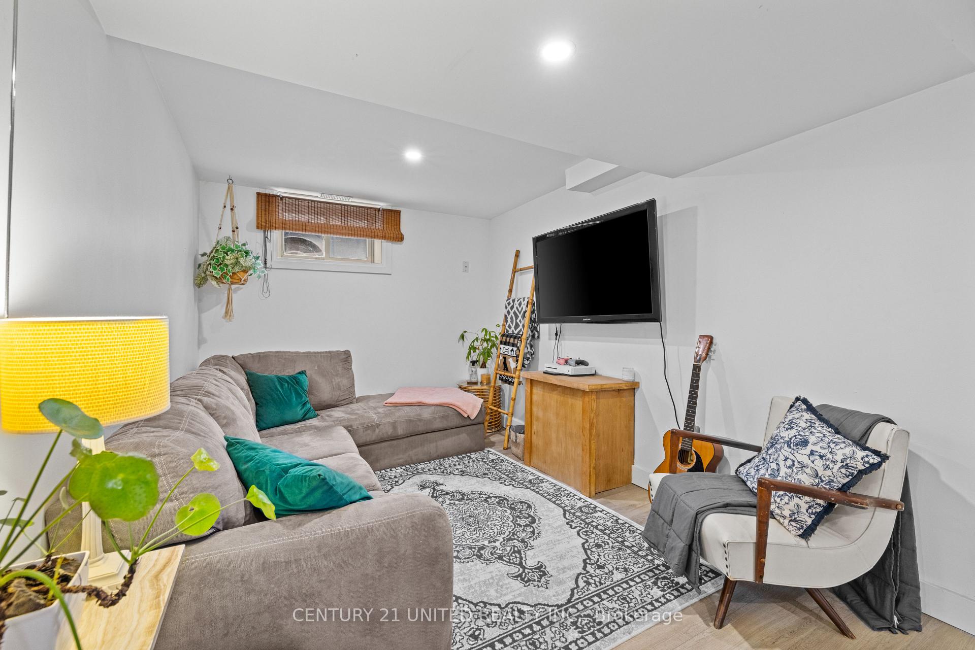Photo 21 of 375 Edison Avenue, Peterborough, Otonabee Ward 1 — HOMEH