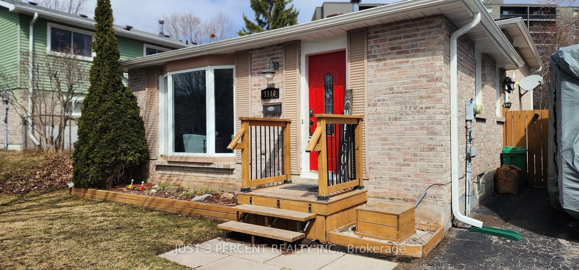 Photo 1 of 1140 Whitefield Drive, Peterborough, Otonabee Ward 1 — HOMEH
