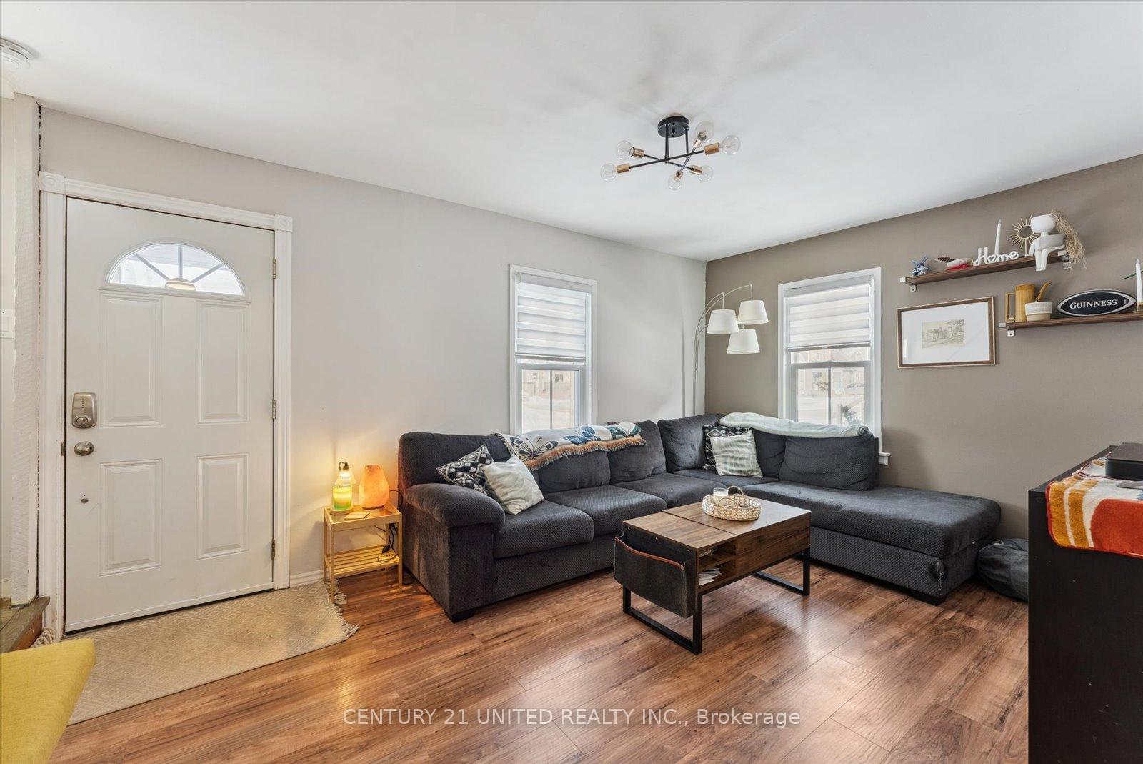Photo 6 of 443 Edison Avenue, Peterborough, Otonabee Ward 1 — HOMEH