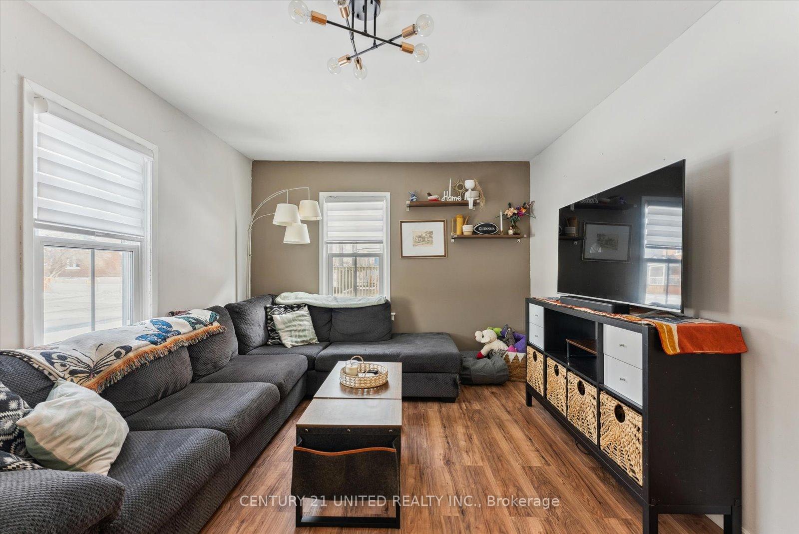 Photo 8 of 443 Edison Avenue, Peterborough, Otonabee Ward 1 — HOMEH