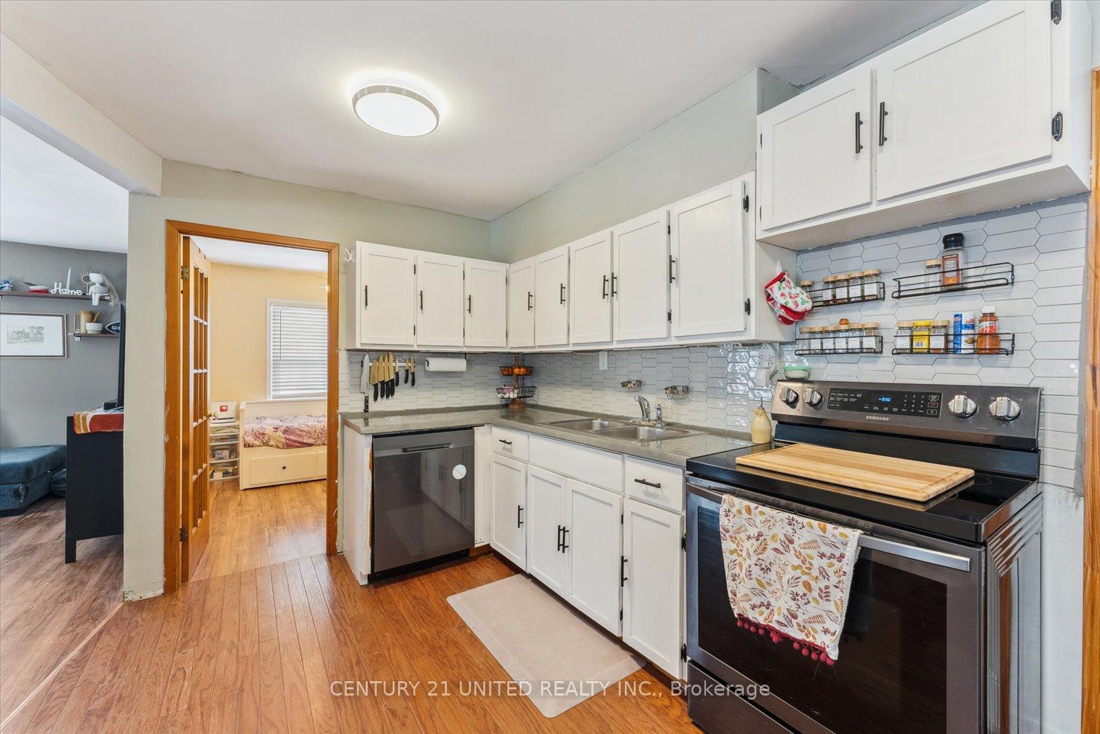 Photo 10 of 443 Edison Avenue, Peterborough, Otonabee Ward 1 — HOMEH