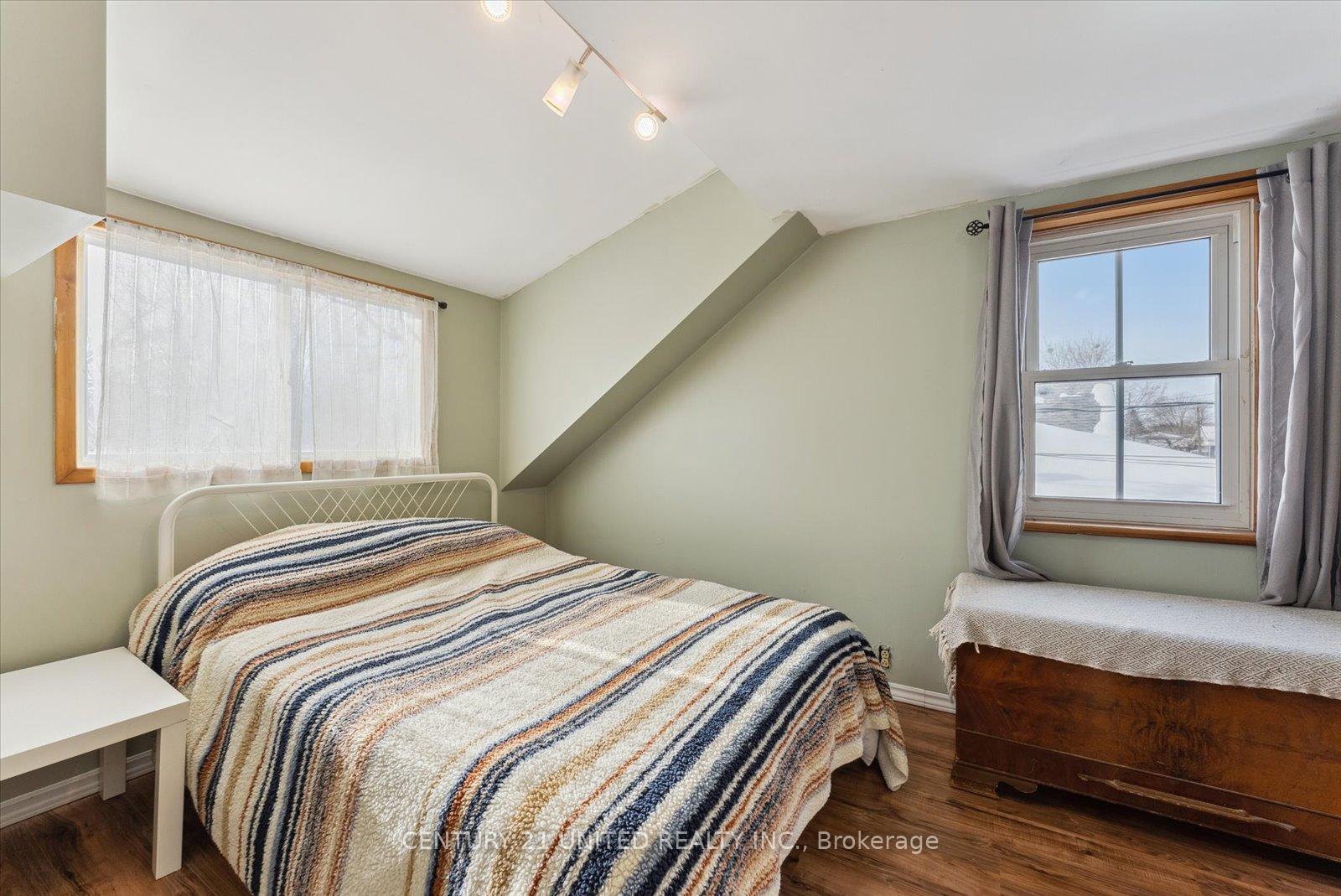 Photo 26 of 443 Edison Avenue, Peterborough, Otonabee Ward 1 — HOMEH