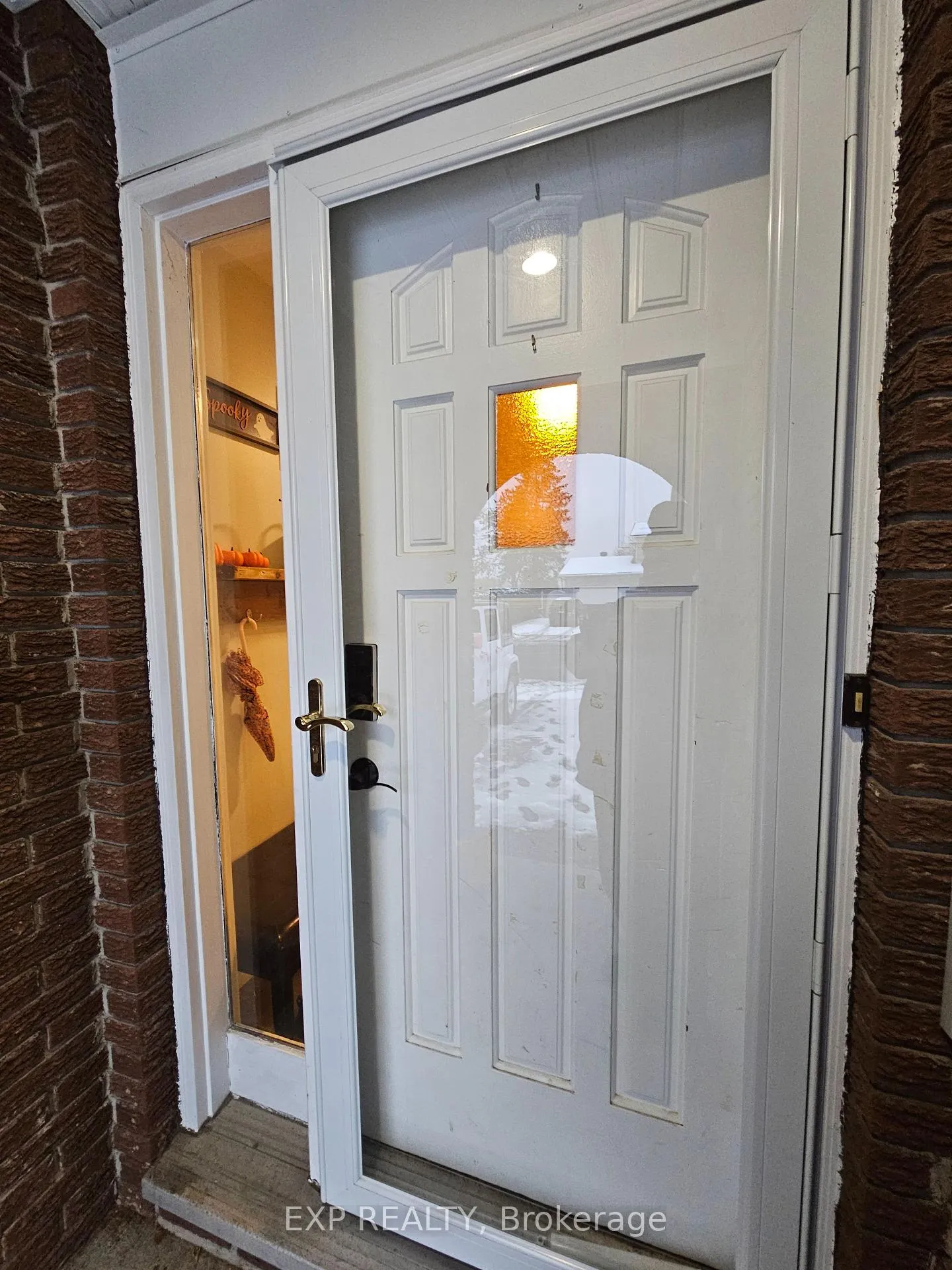 Photo 1 of 626 Laurier Boulevard, Brockville — HOMEH