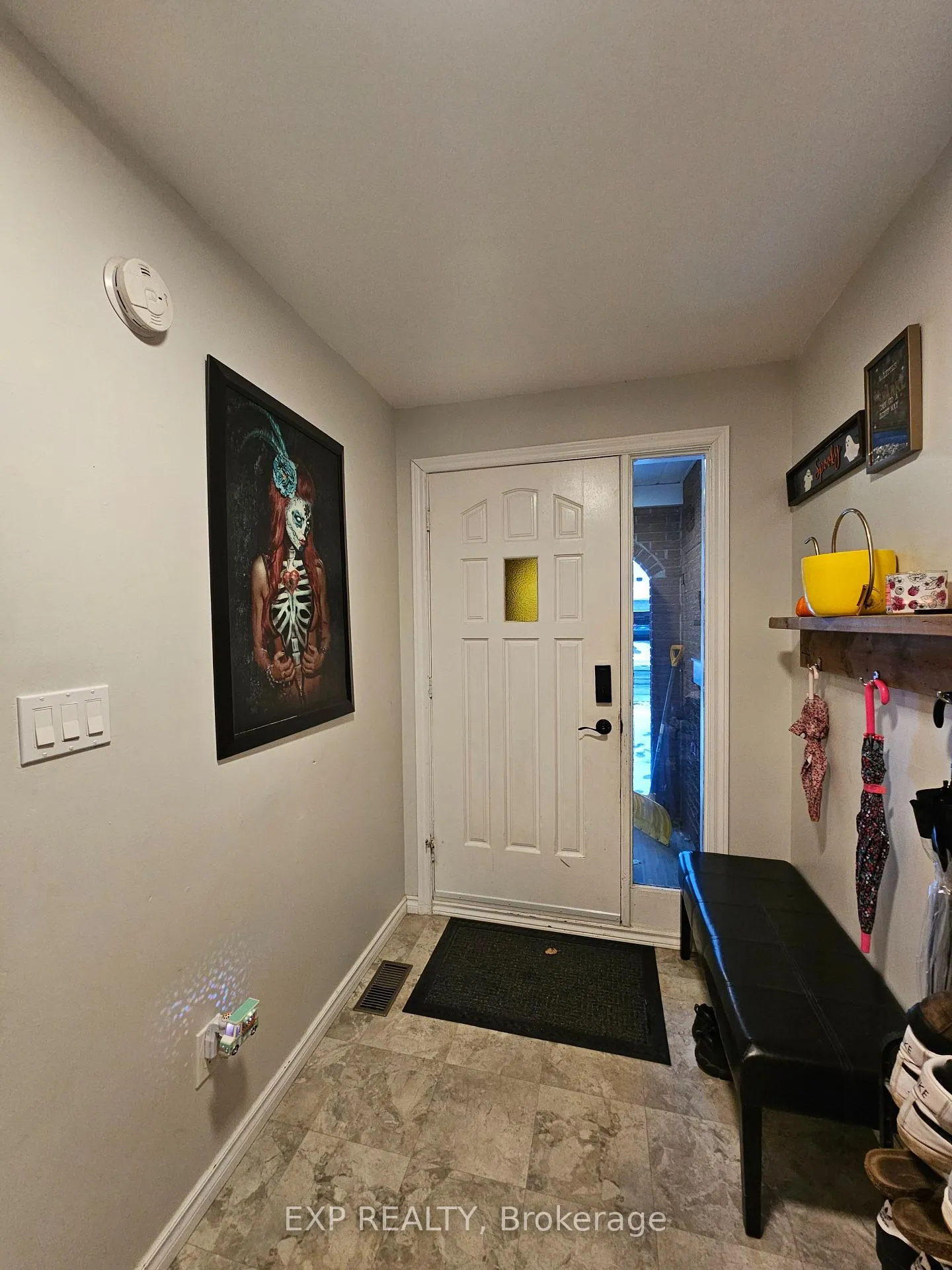 Photo 8 of 626 Laurier Boulevard, Brockville — HOMEH
