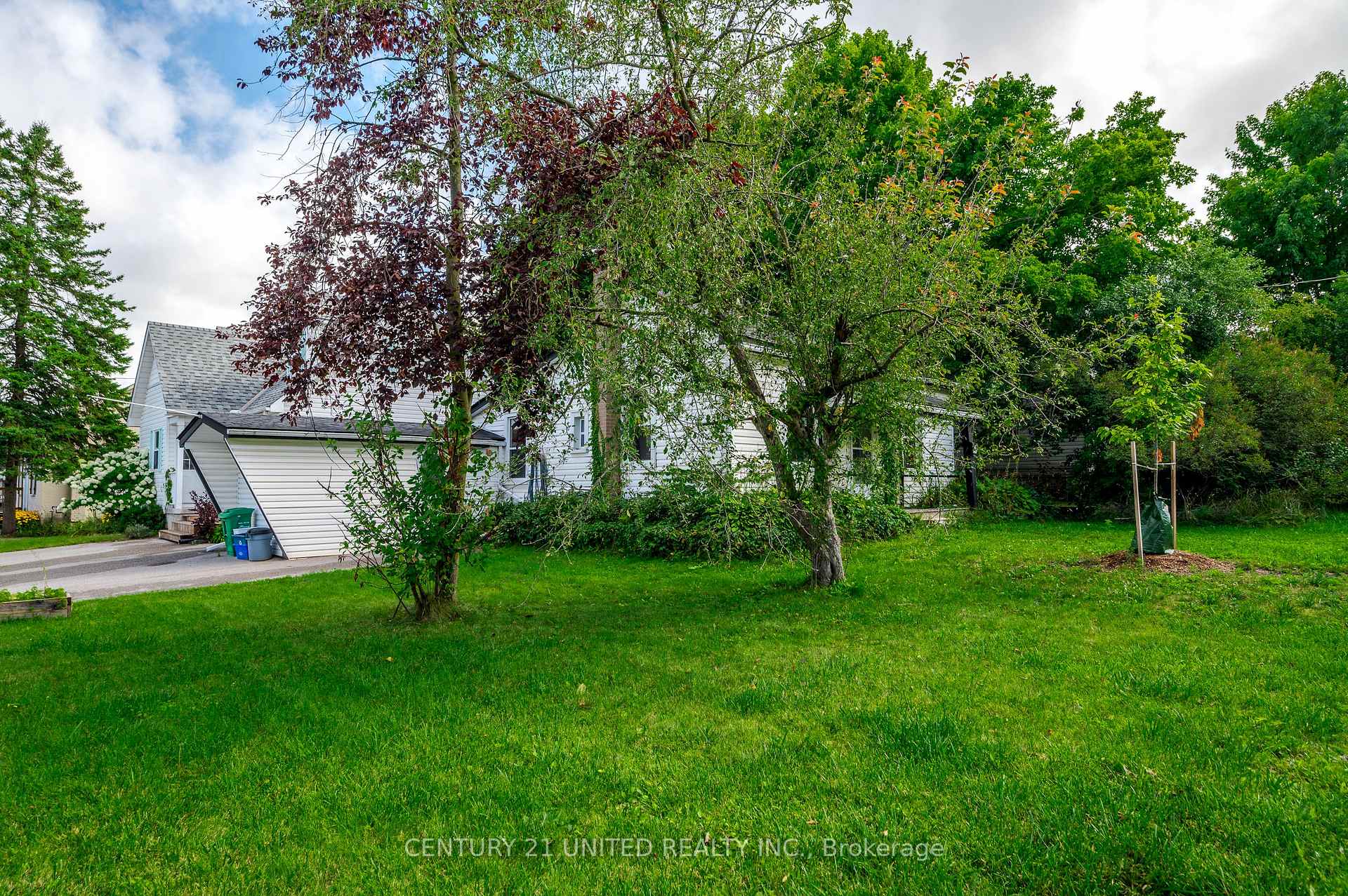 Photo 4 of 350 Dublin Street, Peterborough, Town Ward 3 — HOMEH