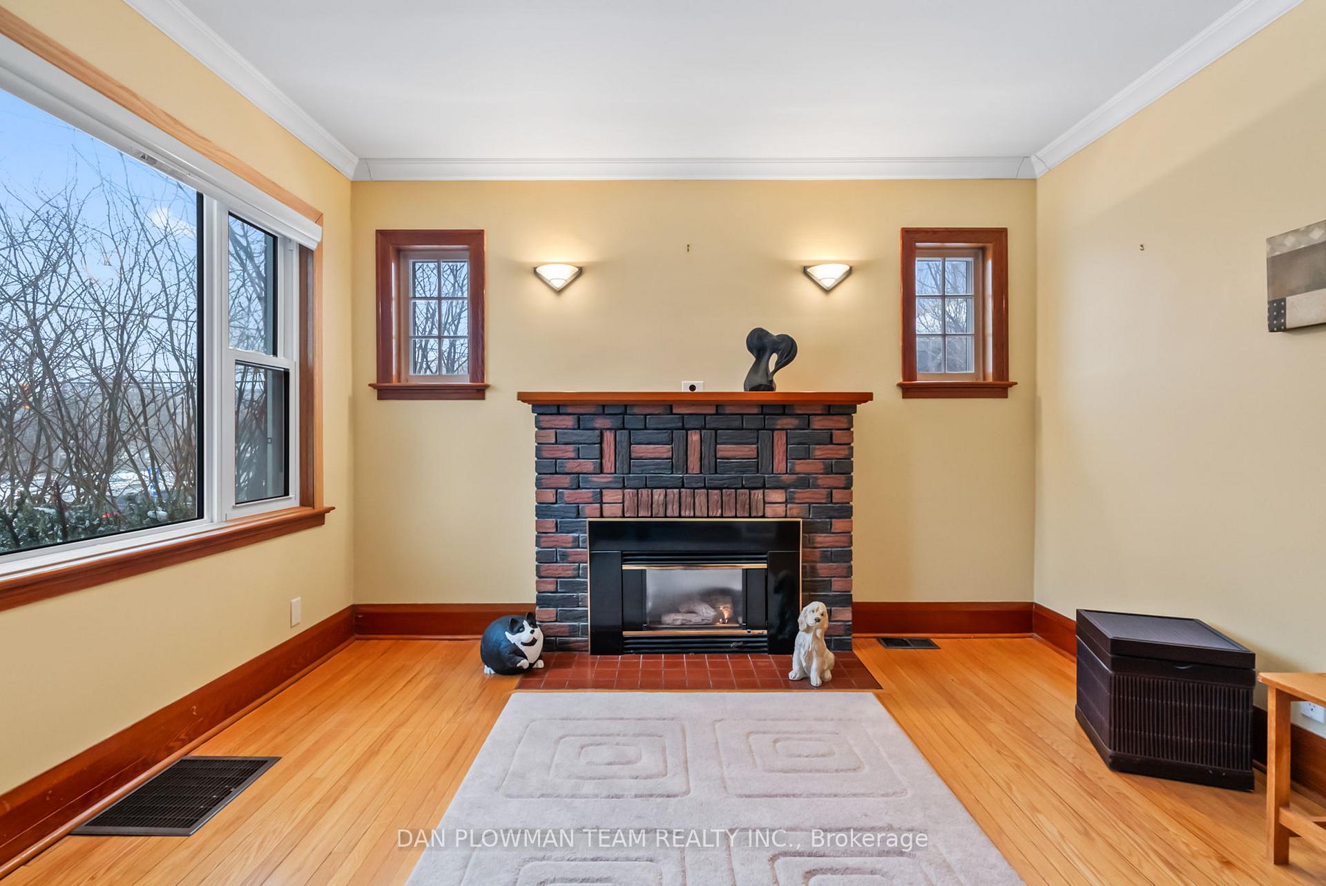 Photo 2 of 1220 Clonsilla Avenue, Peterborough, Otonabee Ward 1 — HOMEH