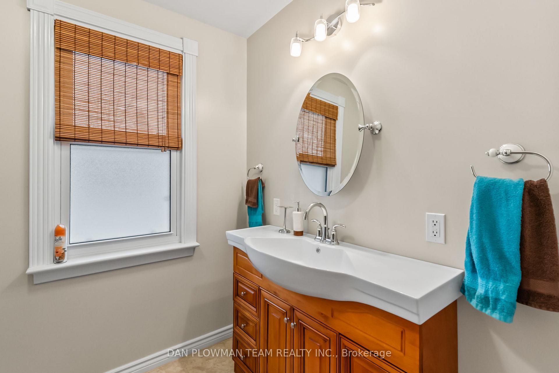 Photo 14 of 1220 Clonsilla Avenue, Peterborough, Otonabee Ward 1 — HOMEH