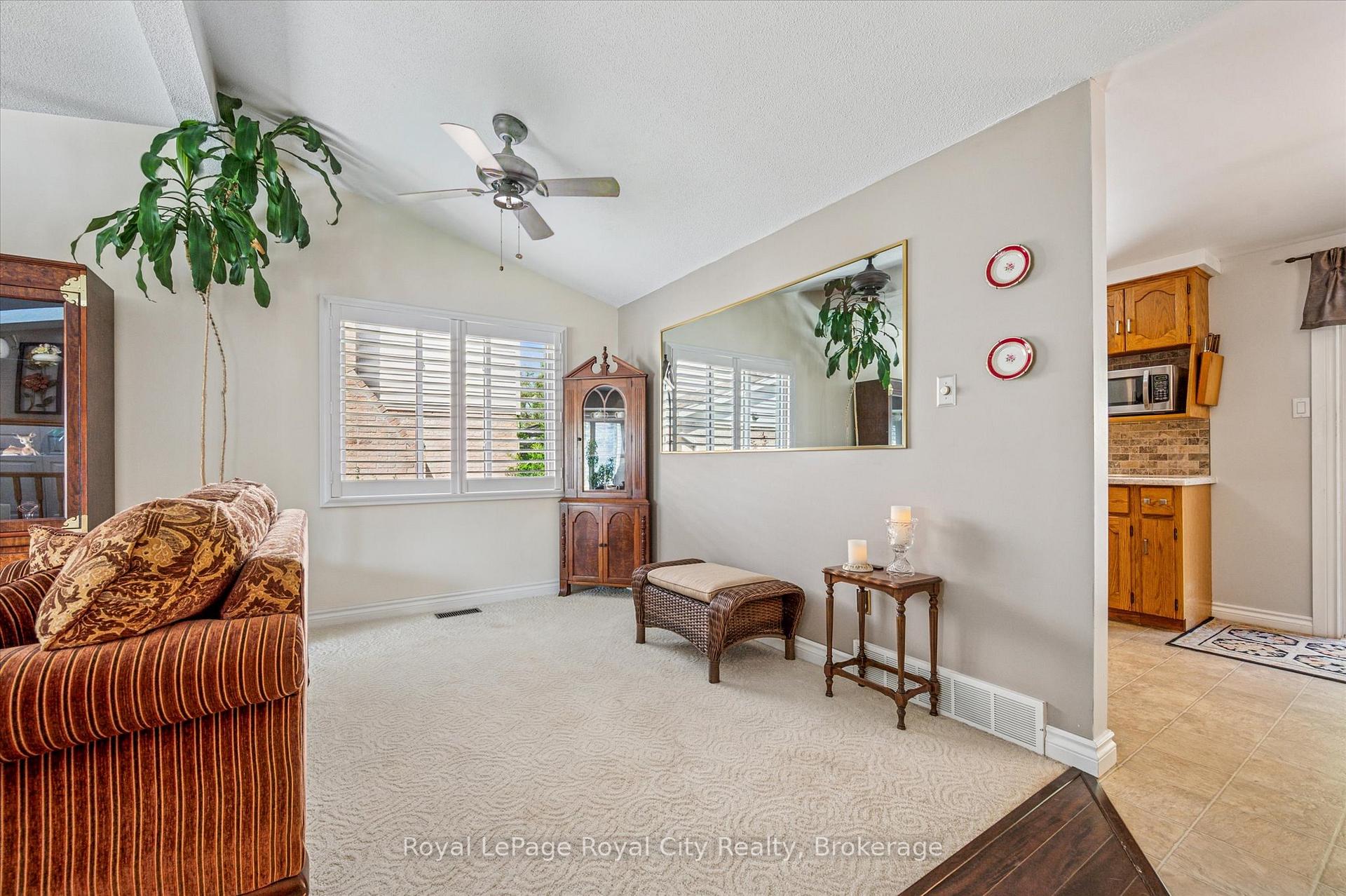 Photo 7 of 39 Greenwich Drive, Guelph, Willow West/Sugarbush/West Acres — HOMEH