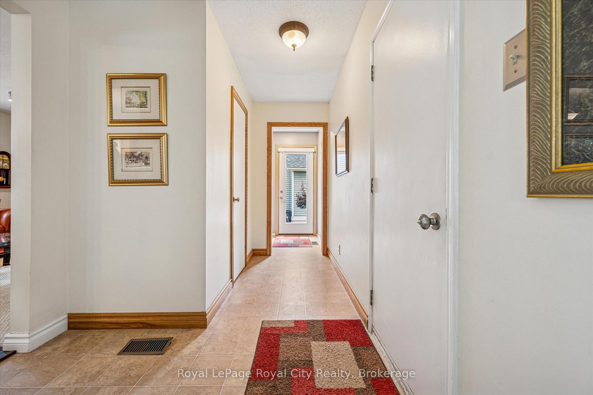 Photo 14 of 39 Greenwich Drive, Guelph, Willow West/Sugarbush/West Acres — HOMEH
