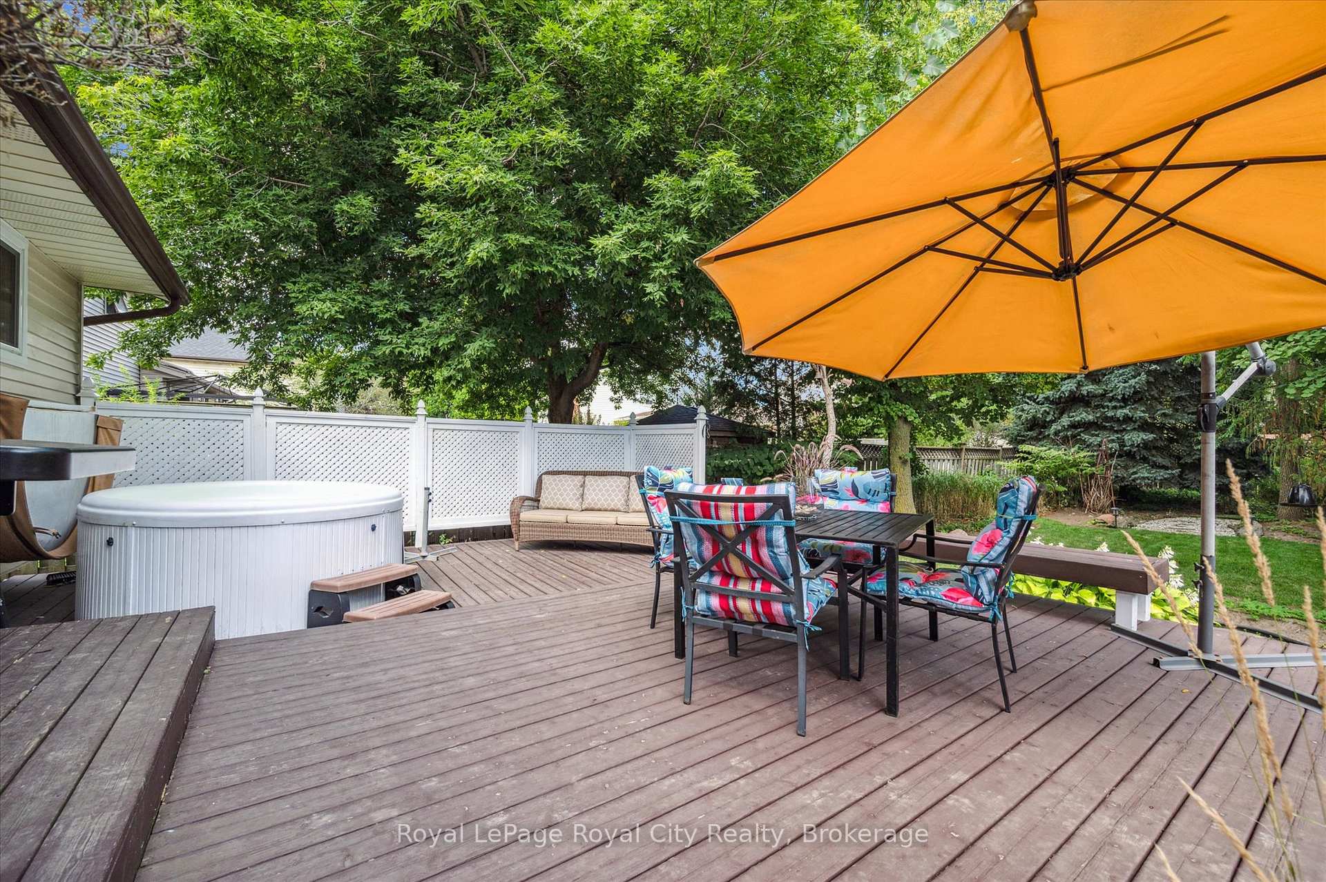 Photo 22 of 39 Greenwich Drive, Guelph, Willow West/Sugarbush/West Acres — HOMEH