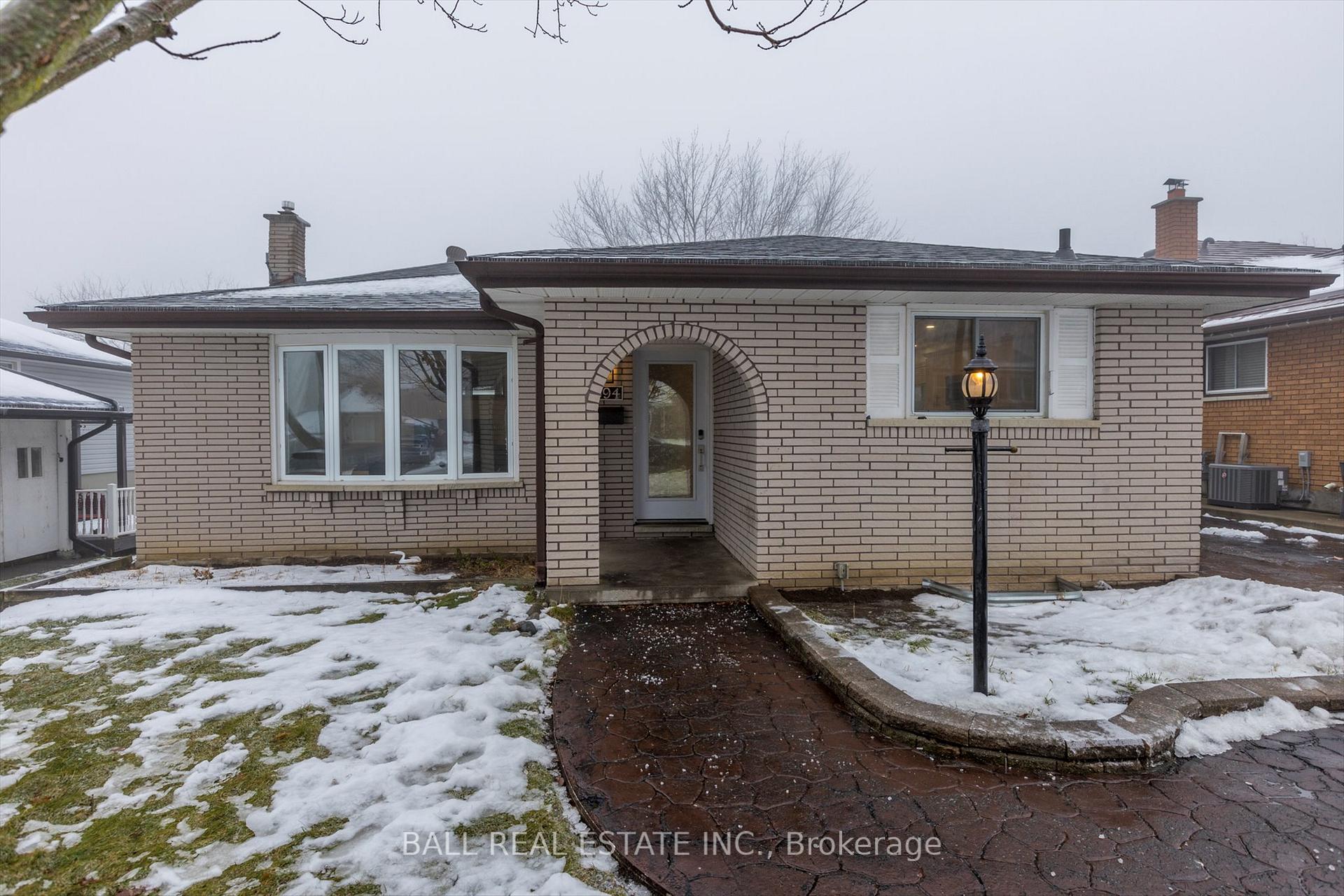 Photo 2 of 894 Terrace Road, Peterborough, Ashburnham Ward 4 — HOMEH