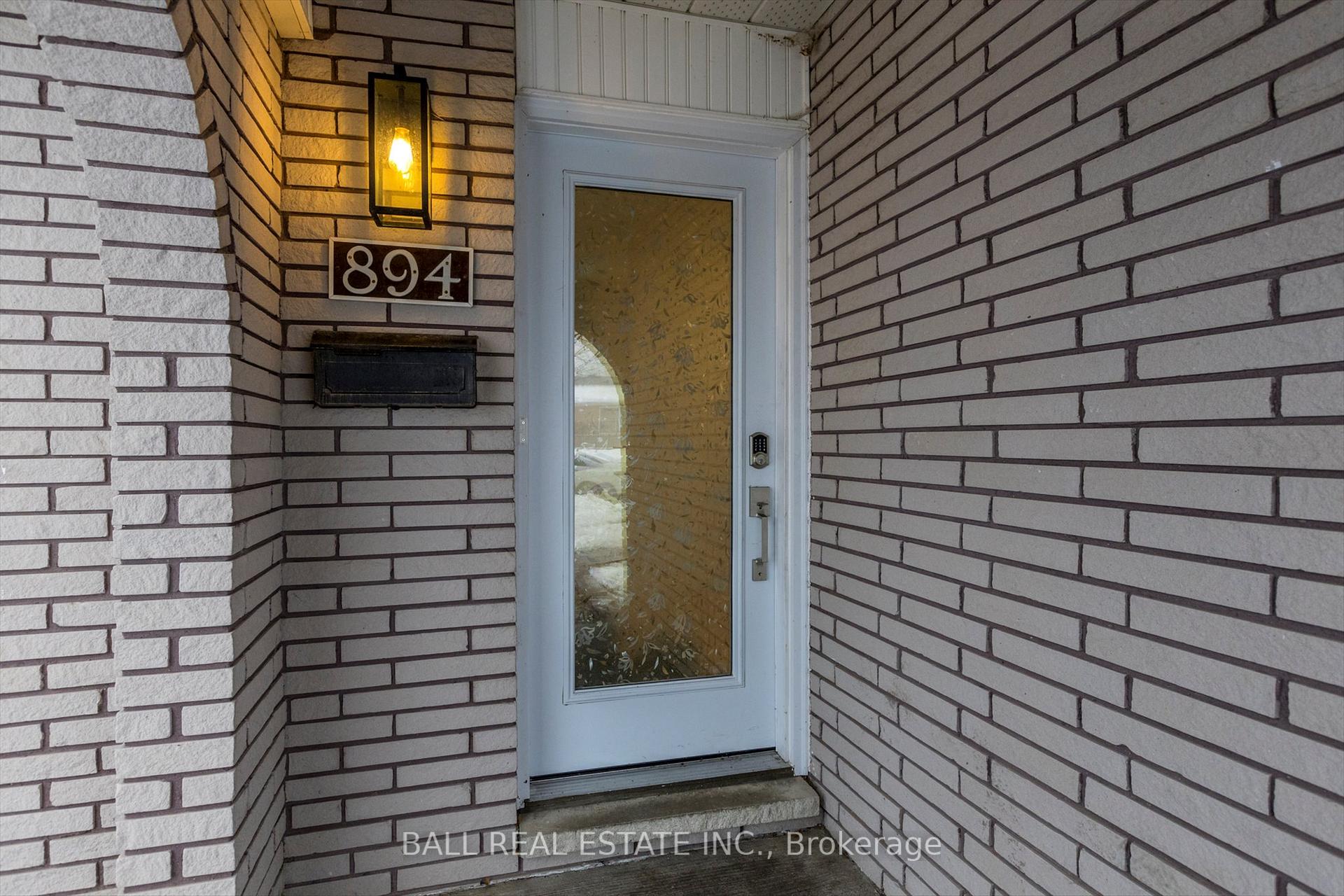 Photo 5 of 894 Terrace Road, Peterborough, Ashburnham Ward 4 — HOMEH