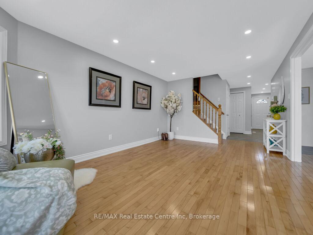 Photo 9 of 9 Ryde Road, Guelph, Willow West/Sugarbush/West Acres — HOMEH