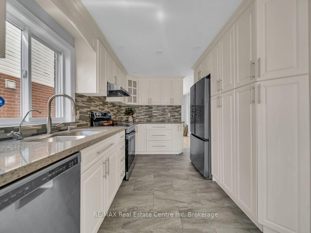 Photo 11 of 9 Ryde Road, Guelph, Willow West/Sugarbush/West Acres — HOMEH