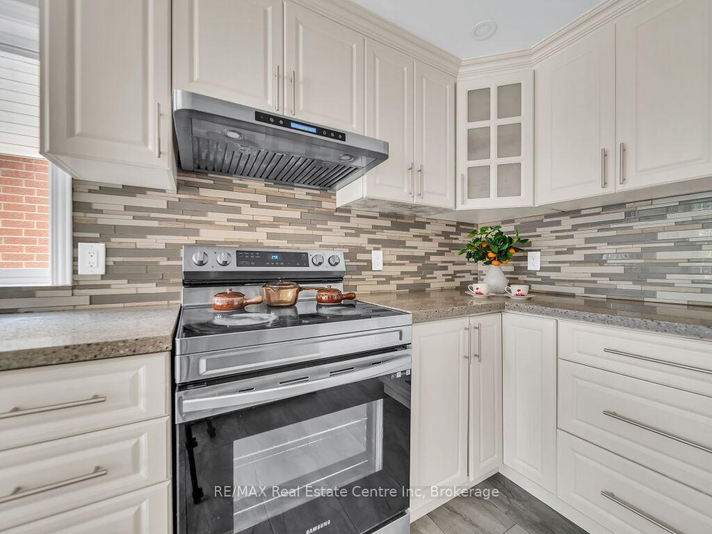 Photo 12 of 9 Ryde Road, Guelph, Willow West/Sugarbush/West Acres — HOMEH