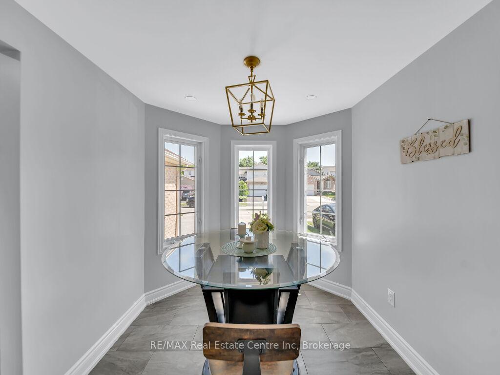 Photo 14 of 9 Ryde Road, Guelph, Willow West/Sugarbush/West Acres — HOMEH