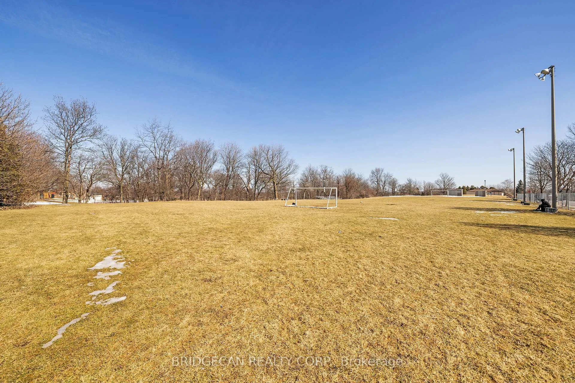 Photo 5 of 490 Queen Victoria Drive, Hamilton, Quinndale — HOMEH