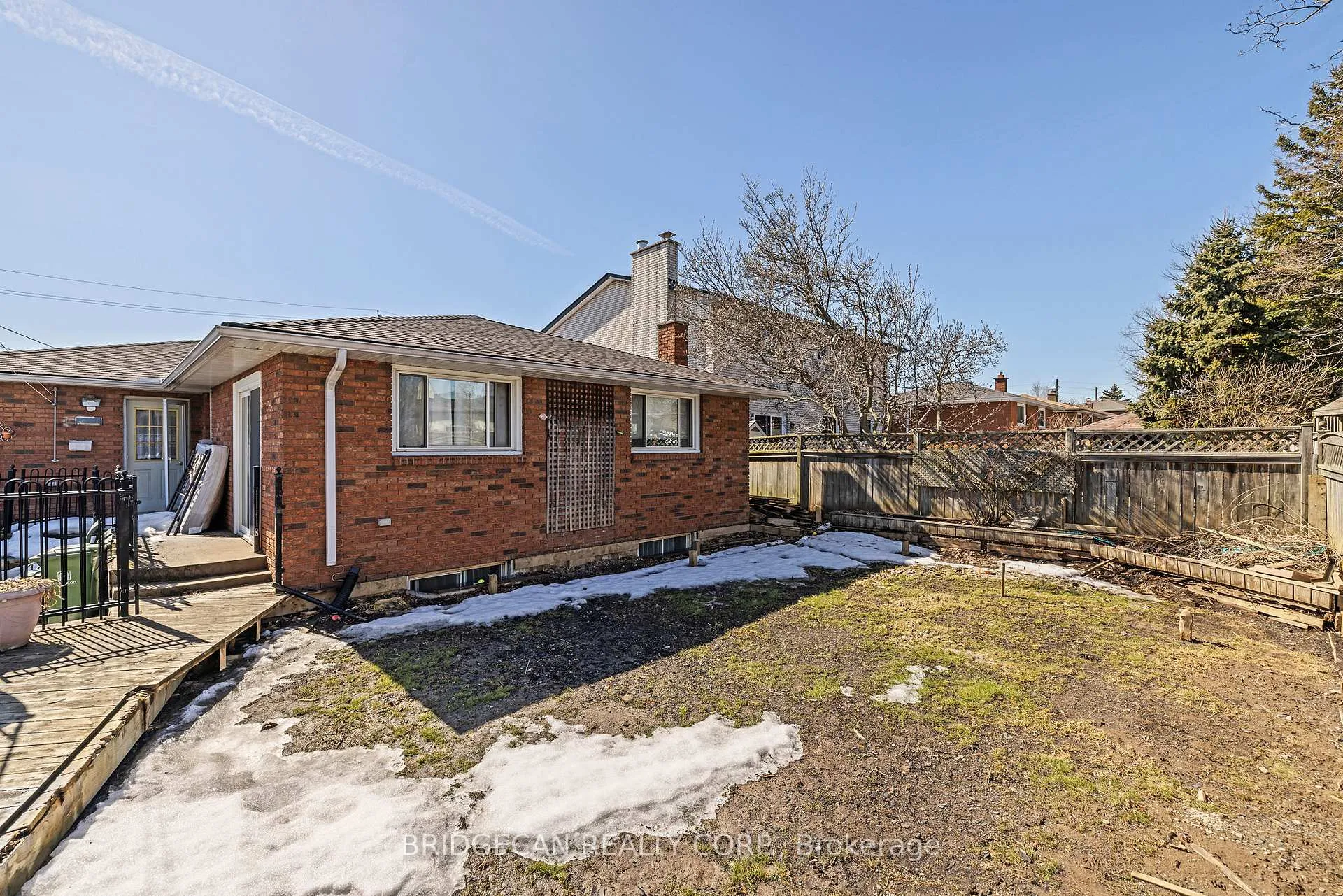 Photo 8 of 490 Queen Victoria Drive, Hamilton, Quinndale — HOMEH