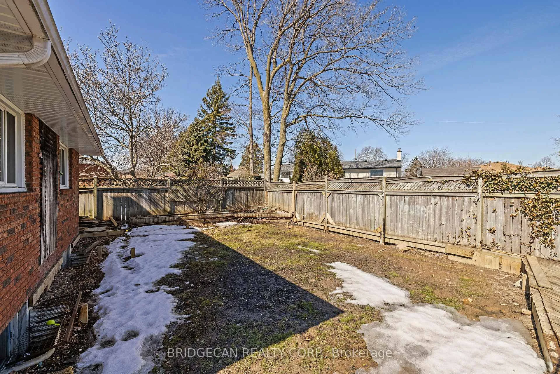 Photo 9 of 490 Queen Victoria Drive, Hamilton, Quinndale — HOMEH