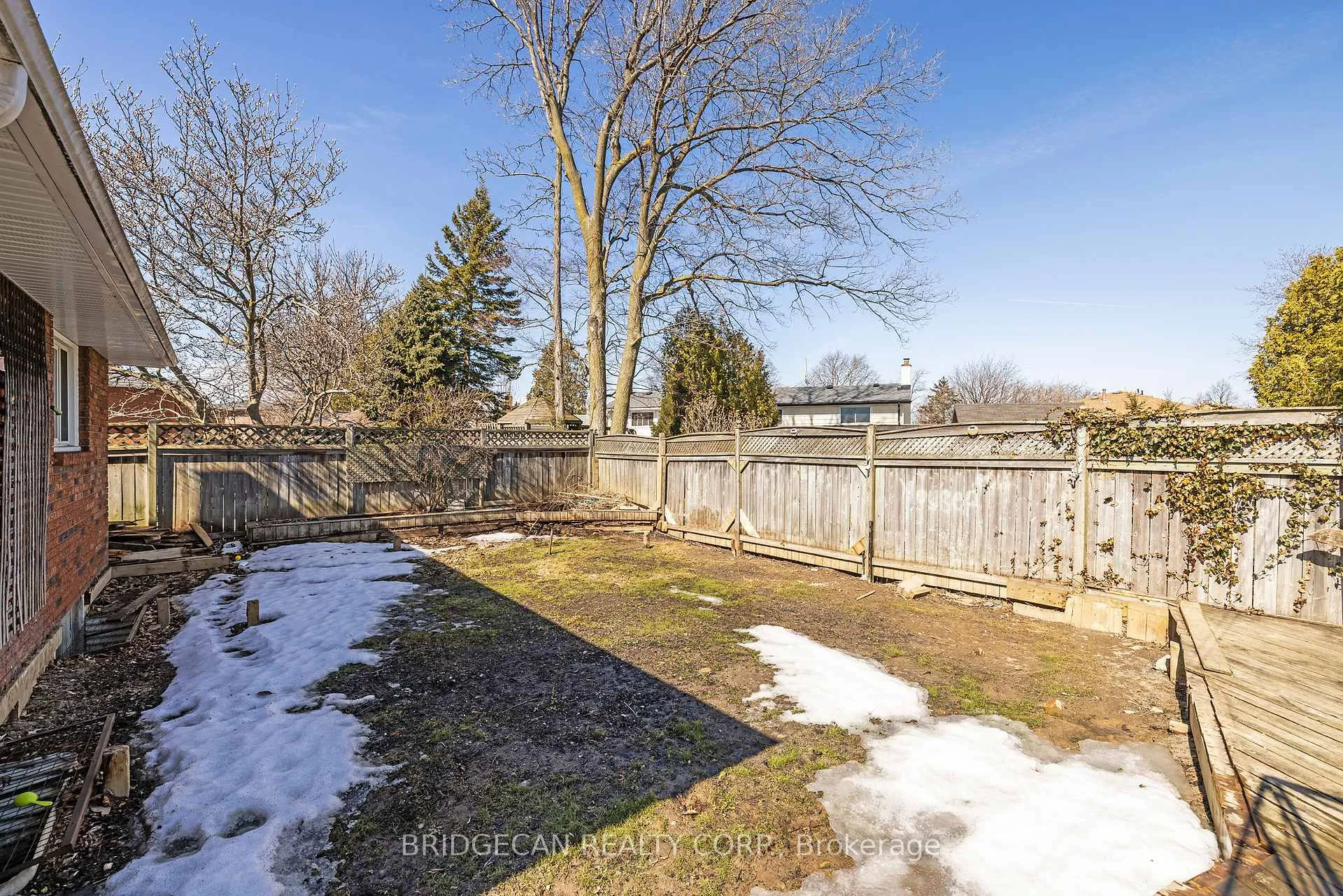 Photo 10 of 490 Queen Victoria Drive, Hamilton, Quinndale — HOMEH